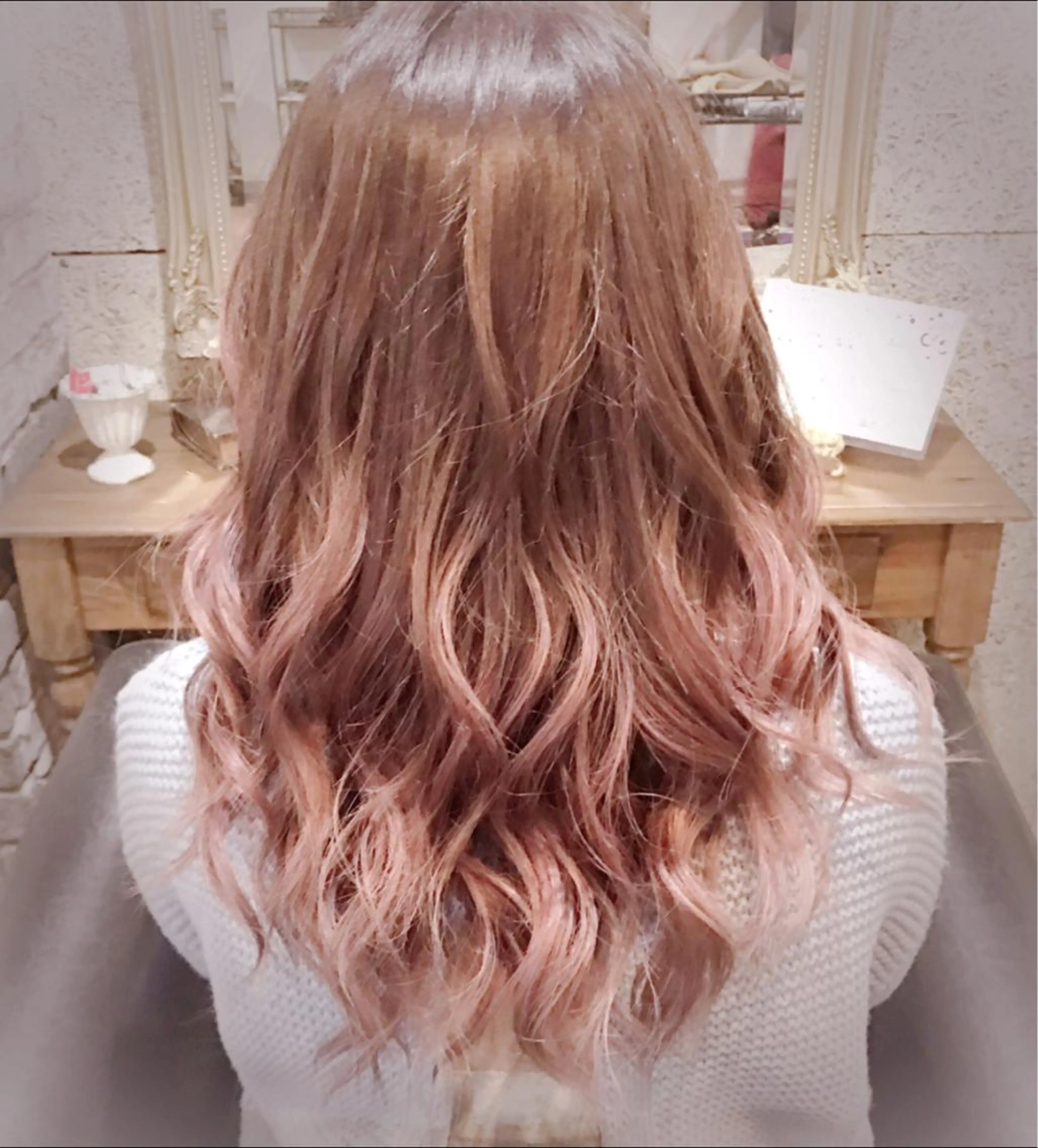 セミロング カラー ブリーチ グラデーションカラー イルミナカラー ピンクカラー Tsuyoki .のヘアスタイル