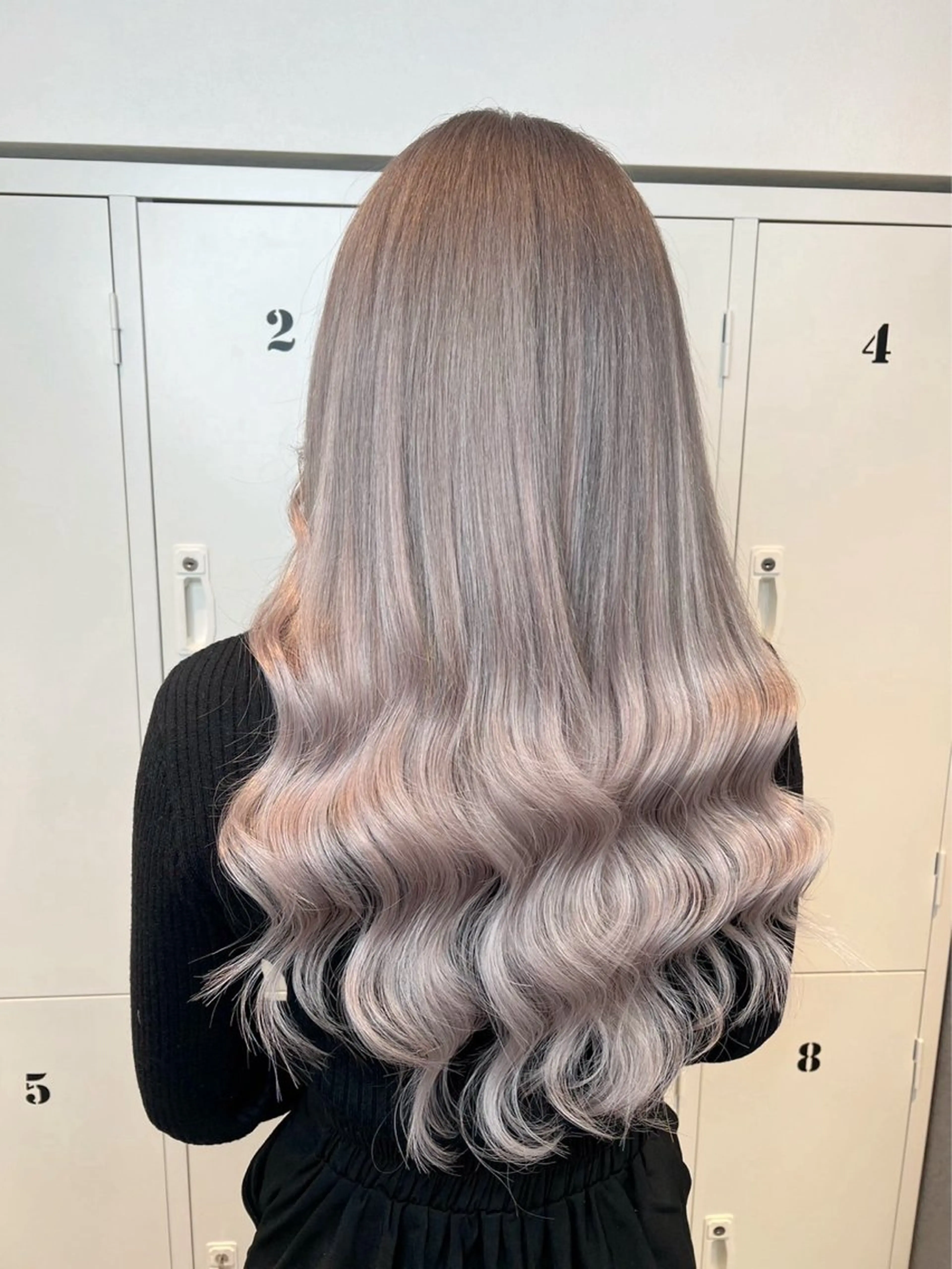 ロング カラー シールエクステ ダブルカラー グレージュ エクステ ヘアカラー エクステ 池袋🧡ダブルカラー /馴染ませエクステのヘアスタイル