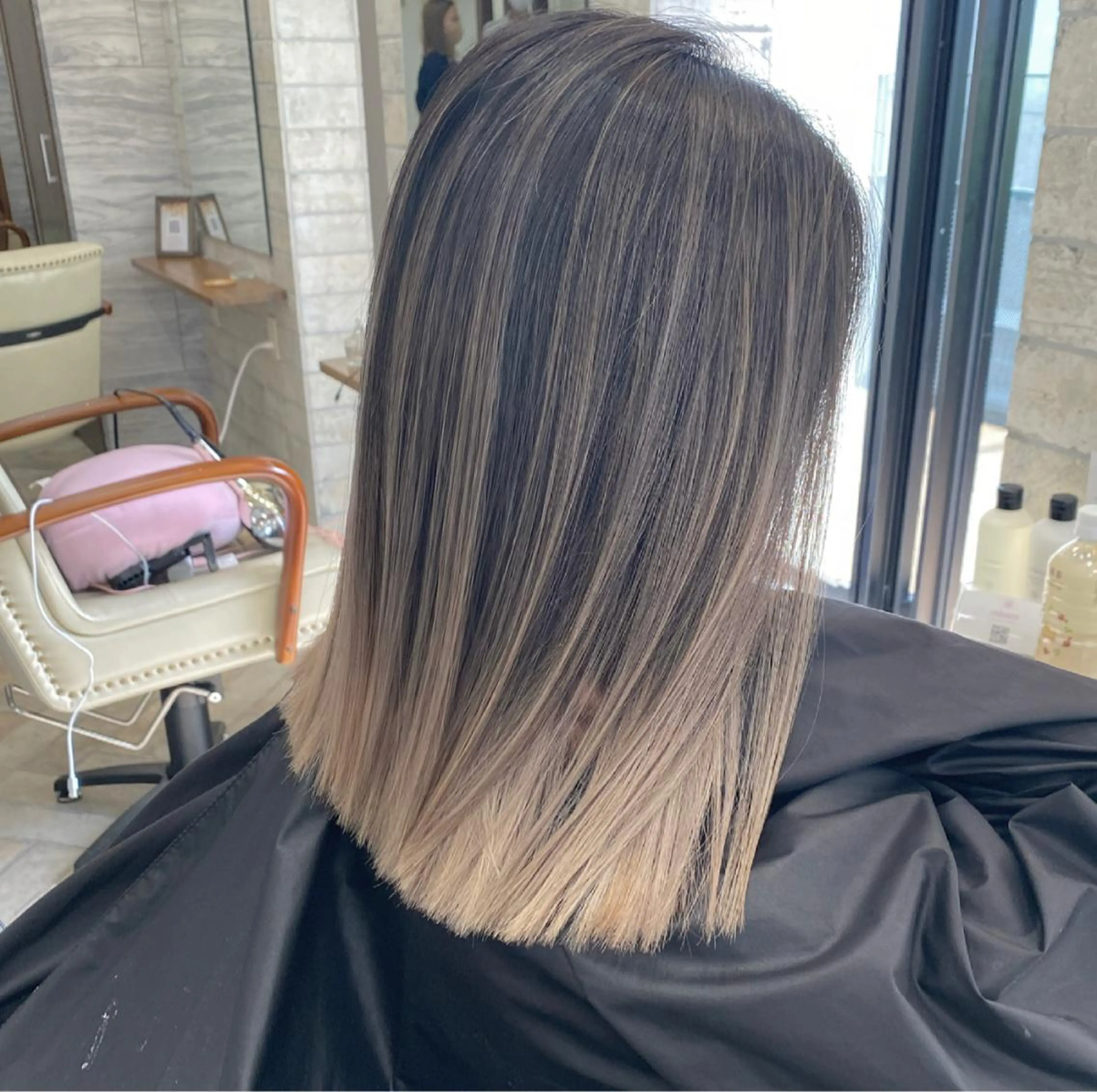 ミディアム カラー パーマ ヘアアレンジ メンズ キッズ ネイル マツエク・マツパ ヘアカラー ハイライト、レイヤー カット/西梅田/中西のヘアスタイル