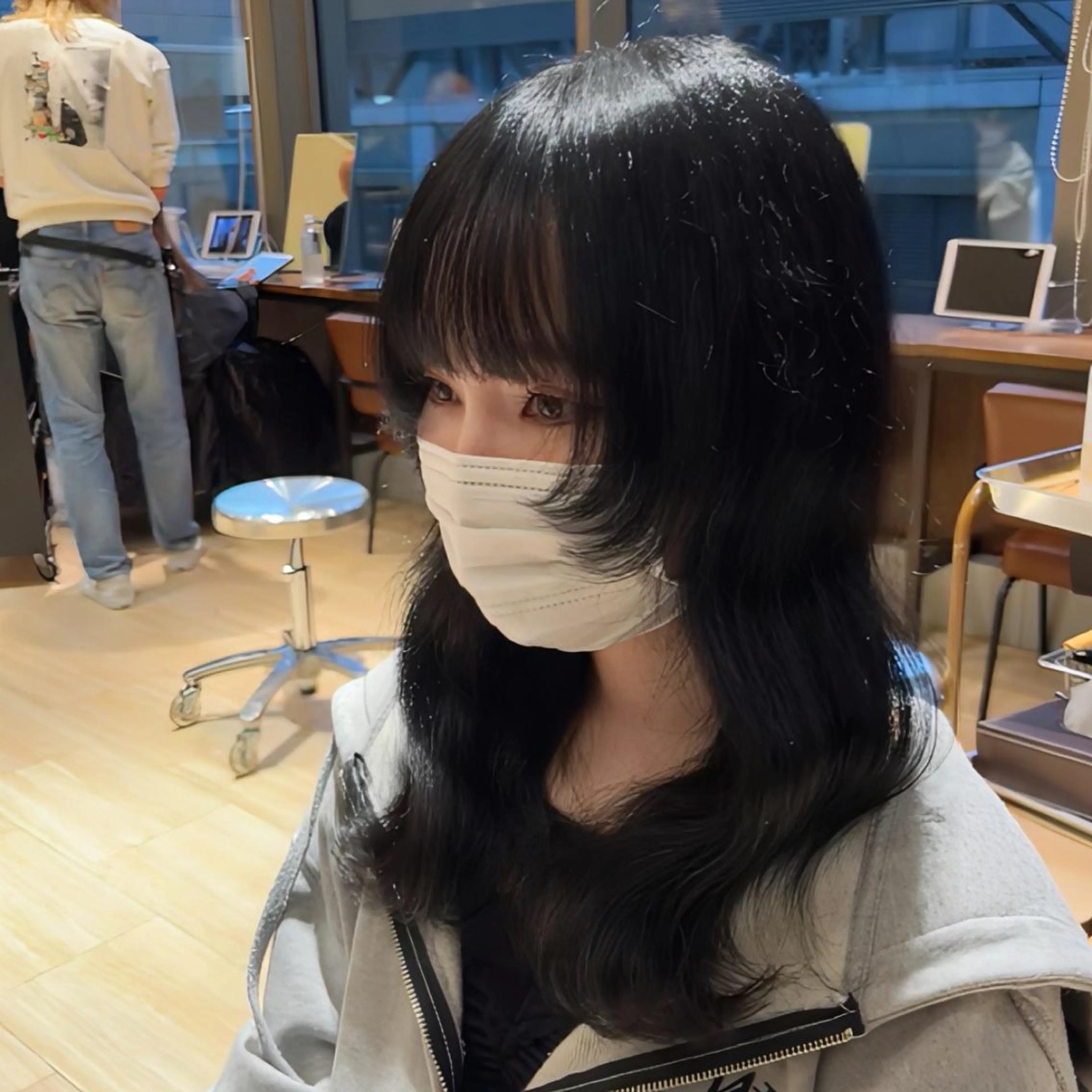 セミロング カット 赤羽今日子/レイヤー /盛れる顔まわりのヘアスタイル