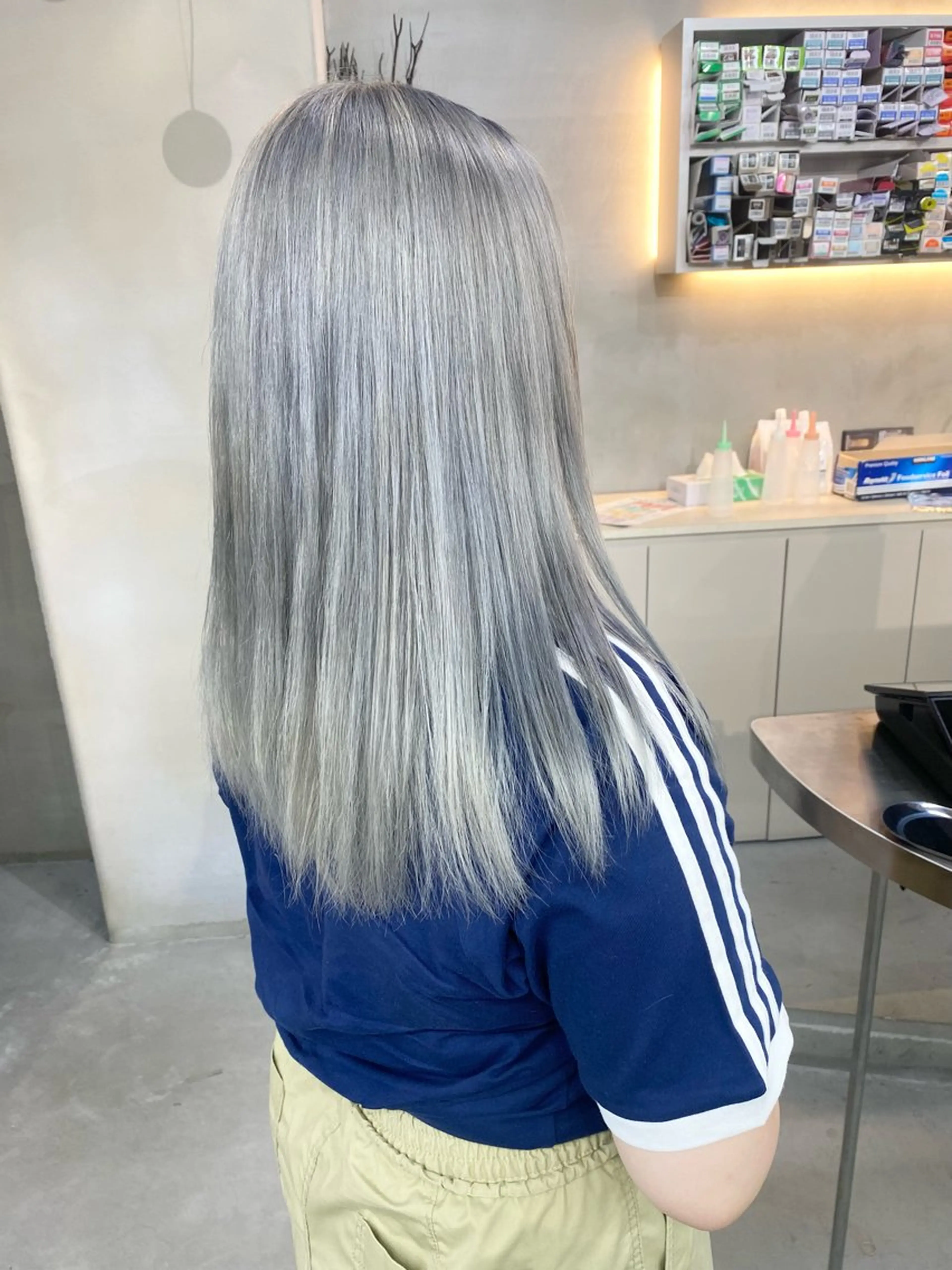 セミロング カラー ヘアカラー qulim所属・前橋 姫奈のヘアスタイル