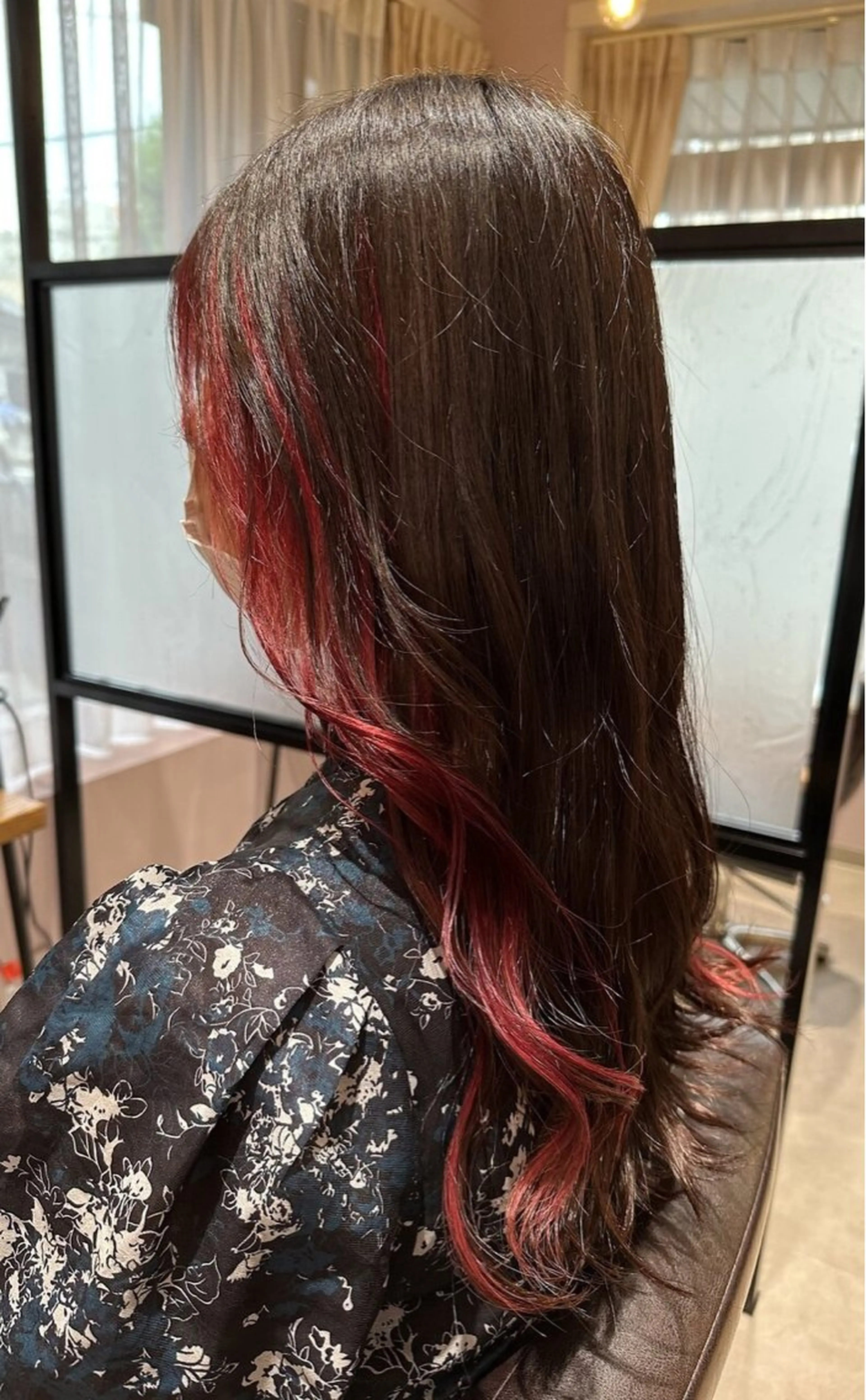 ロング カラー 作野 潮織のヘアスタイル