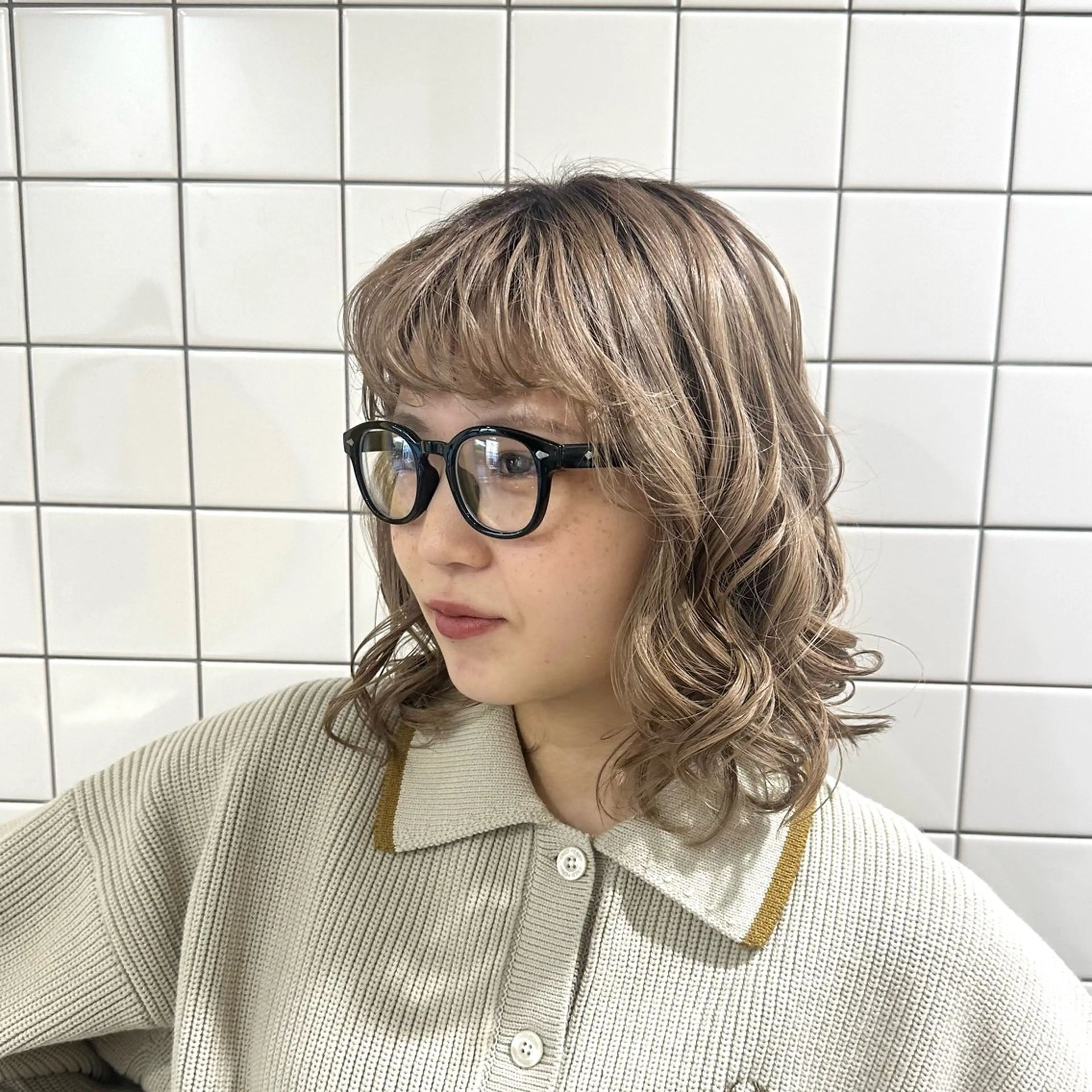 ミディアム カラー パーマ ミディアムパーマ ボブ 小河 穂香のヘアスタイル