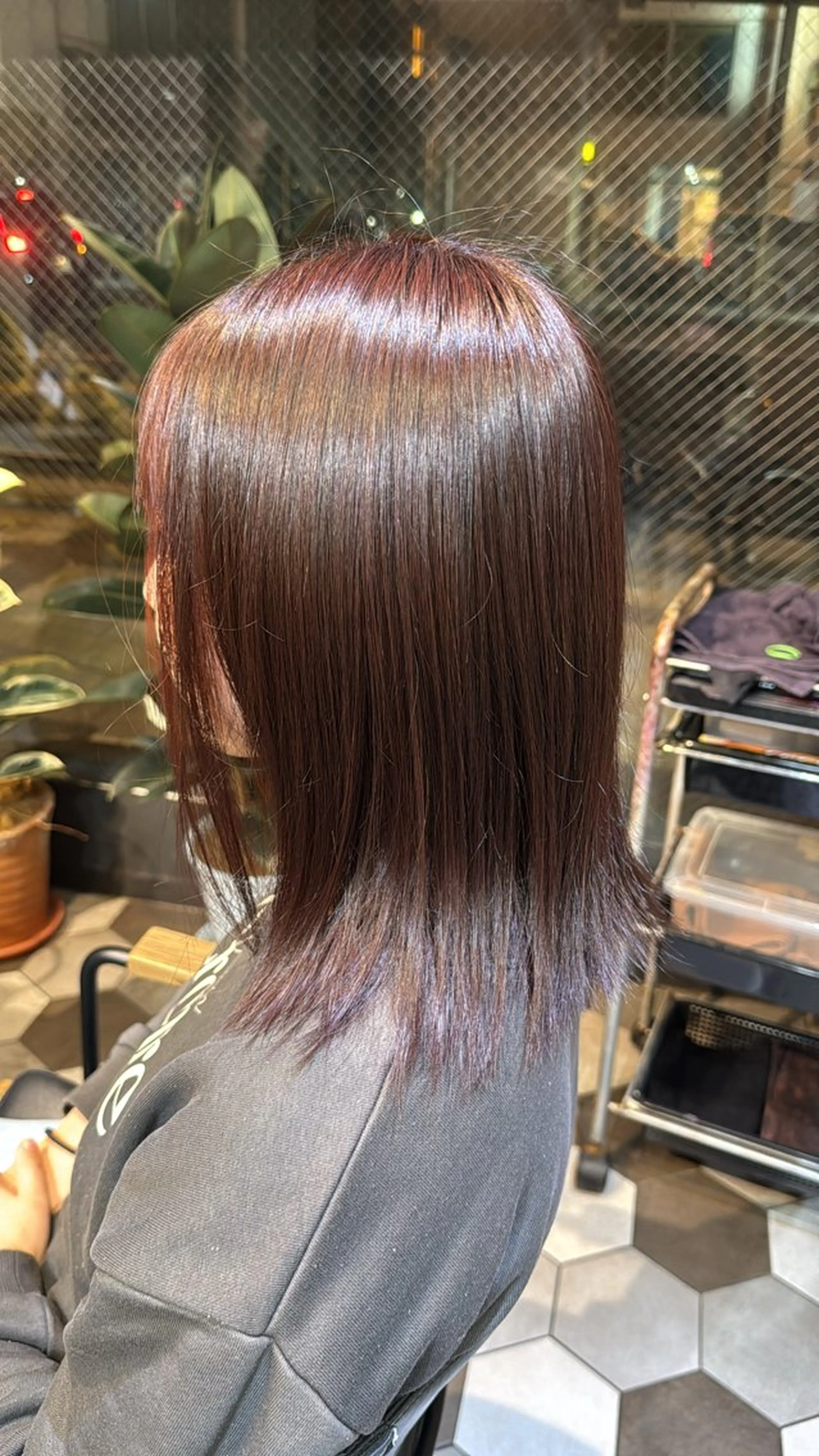 ミディアム カラー レッドカラー 近藤 愛理のヘアスタイル