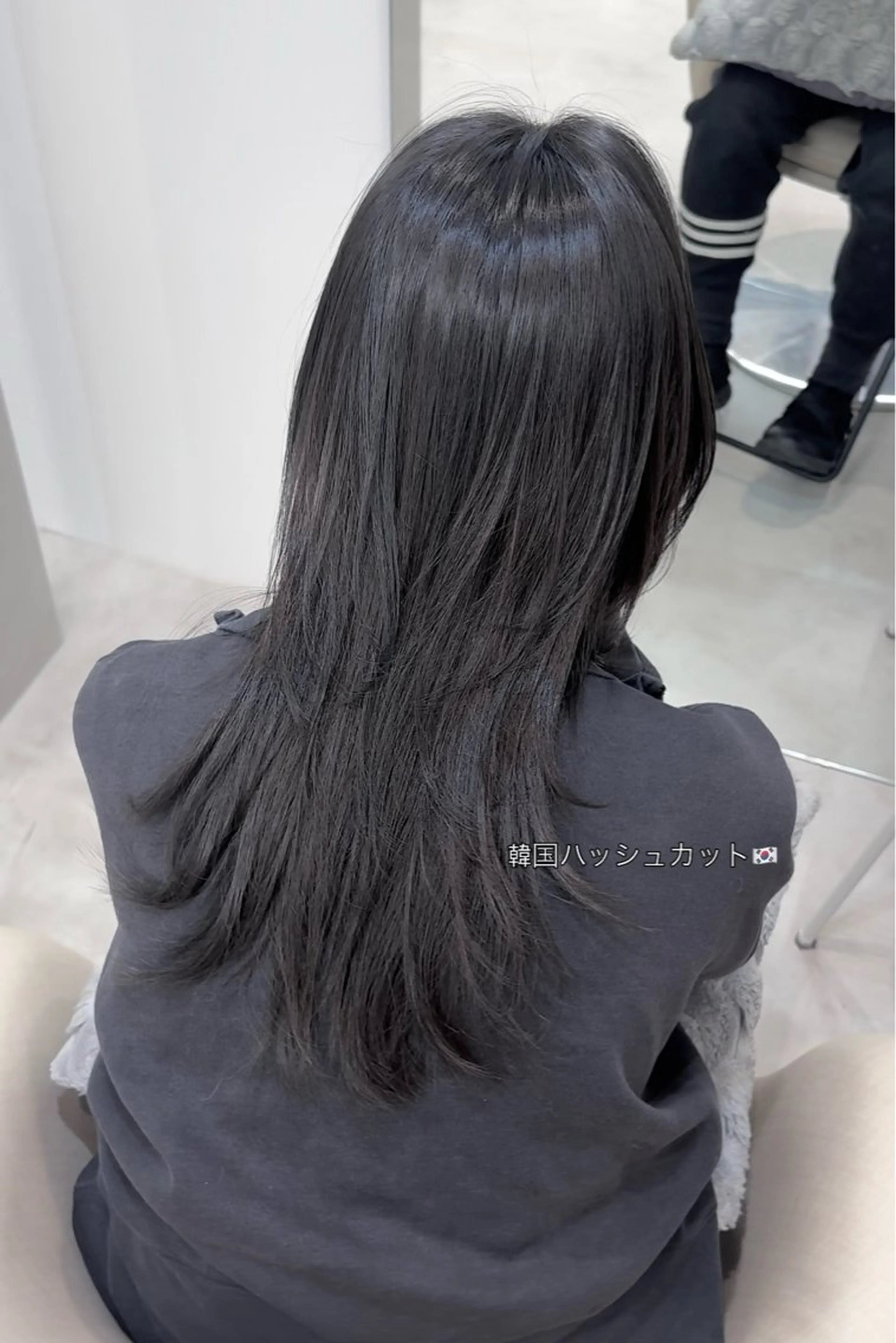 セミロング カラー パーマ ヘアアレンジ カット ヘアカラー トリートメント ヘアセット パク・ボミン小野リエ 韓国ハーフ🦊のヘアスタイル