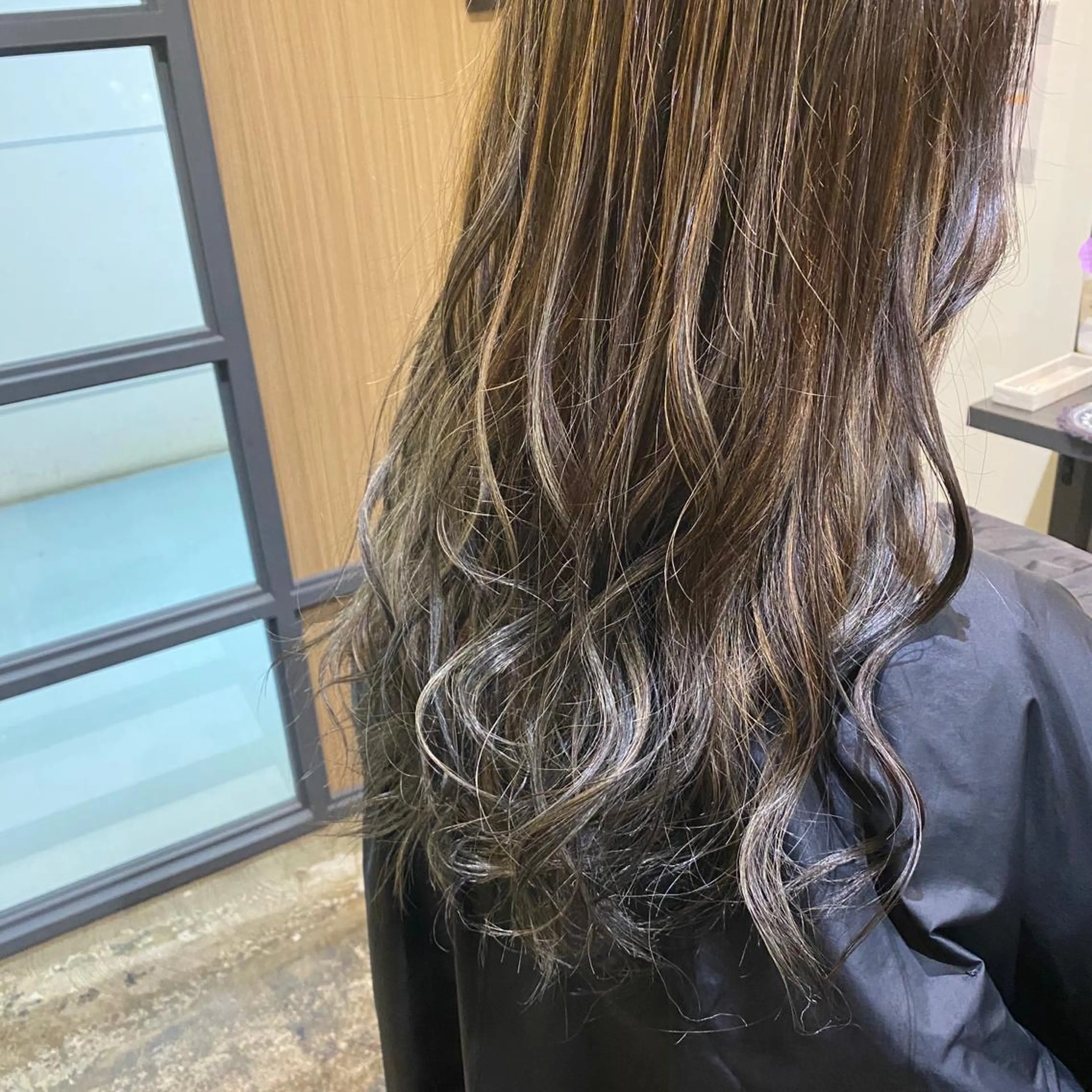 セミロング カラー TRUCK トラックのヘアスタイル