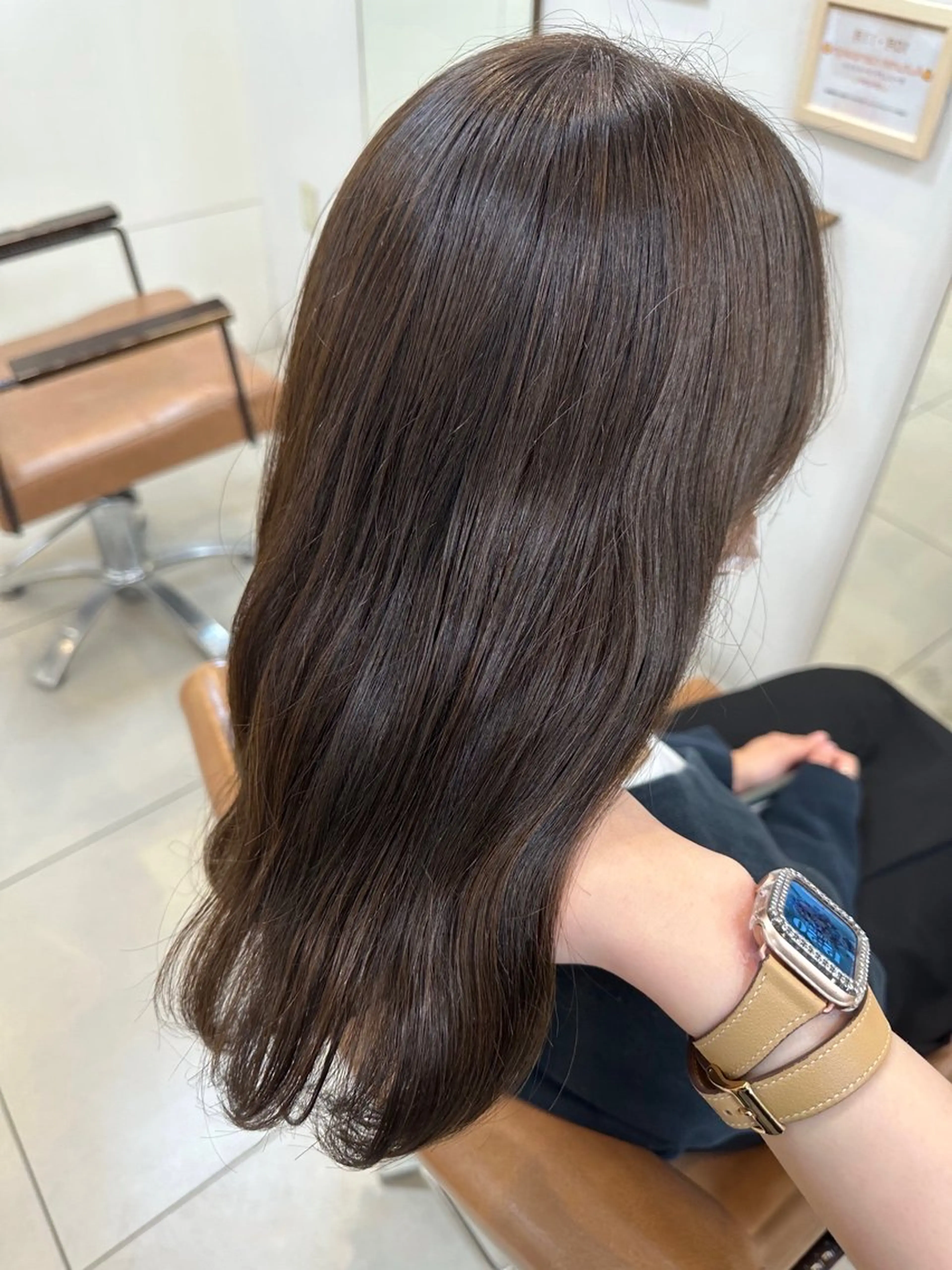 セミロング カラー ヘアアレンジ ベージュカラー ブリーチ ブリーチなしカラー オリーブベージュ カット ヘアカラー Cloe 梅田所属・🌼北口 絢🌼のヘアスタイル