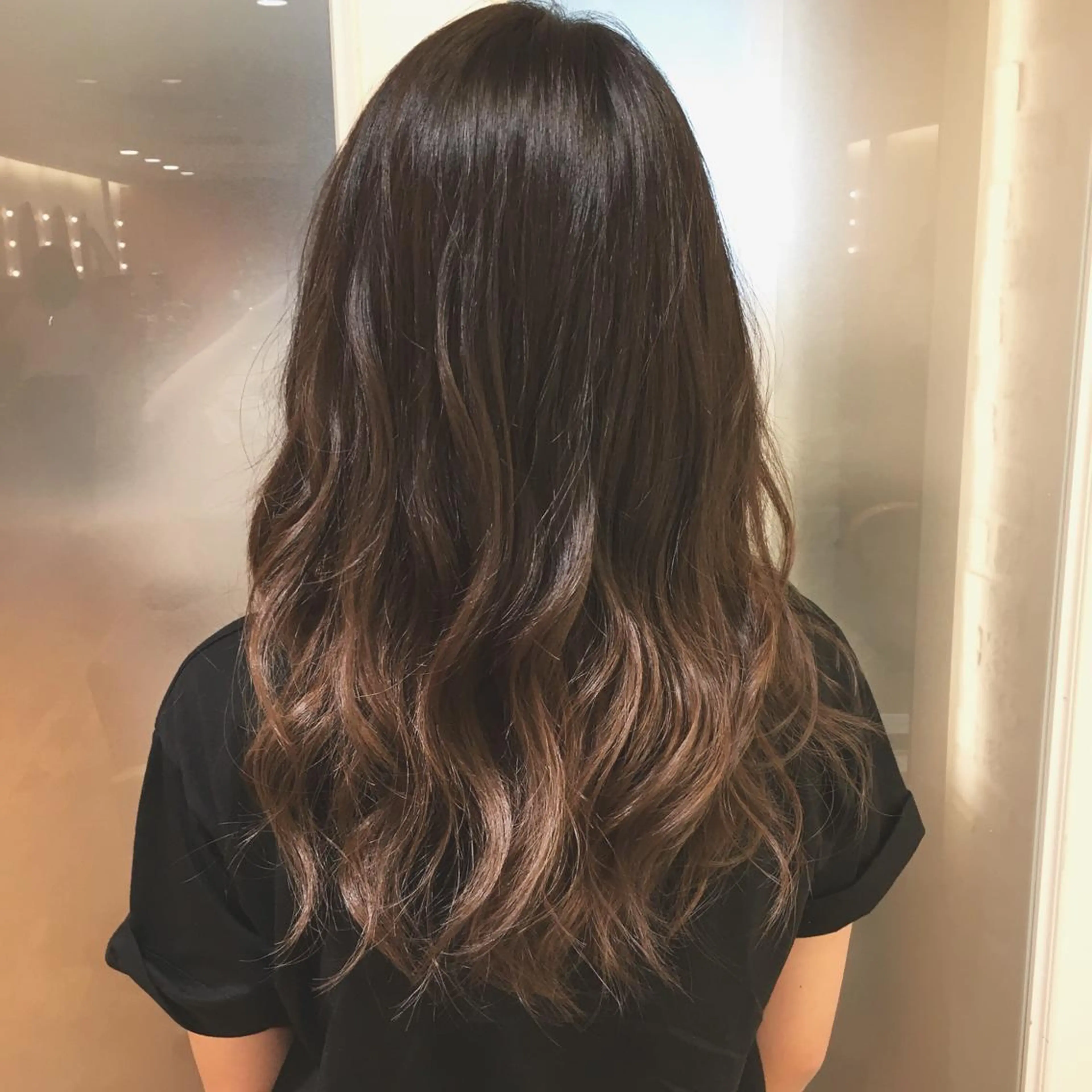 ロング カラー グラデーションカラー 加藤 あやみのヘアスタイル