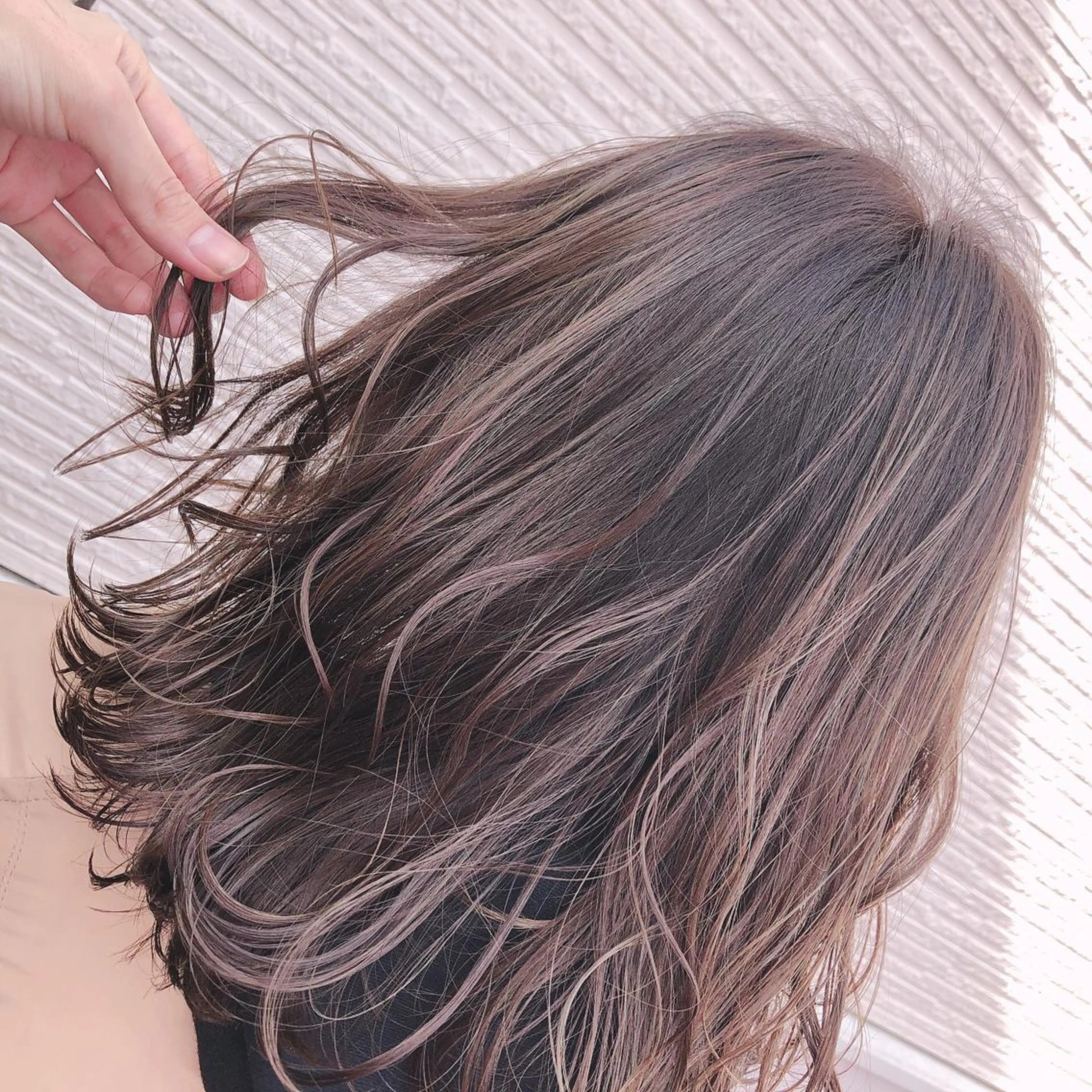 ミディアム カラー ベージュカラー ハイライトカラー ハイライト ヘアカラー トリートメント 名畑 裕貴のヘアスタイル