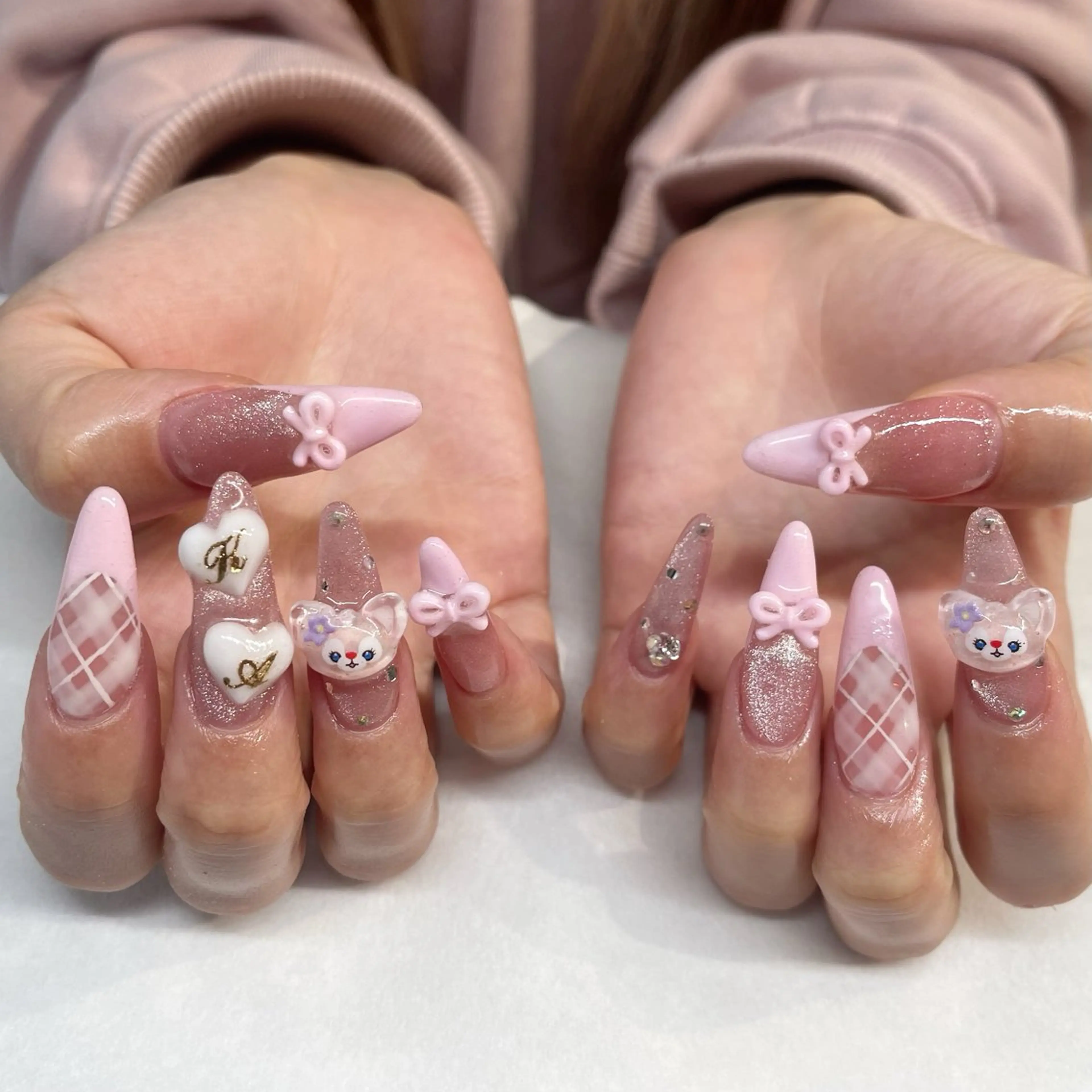 ネイル ハンドネイル 💎🐰 saki. m 🐰💎のネイルデザイン