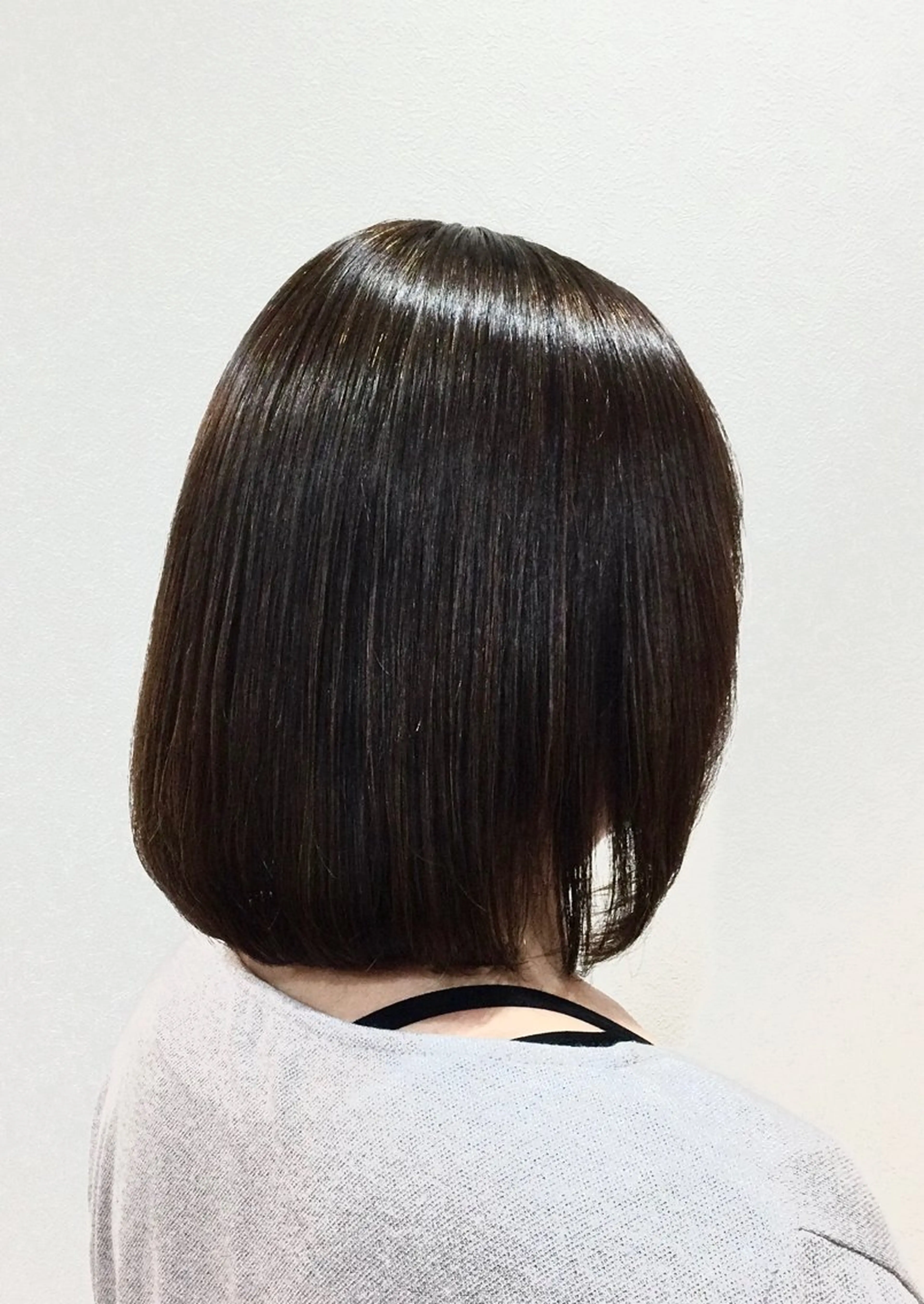 ミディアム パーマ ストレートパーマ カット ヘアカラー Annon プライベートサロンのヘアスタイル