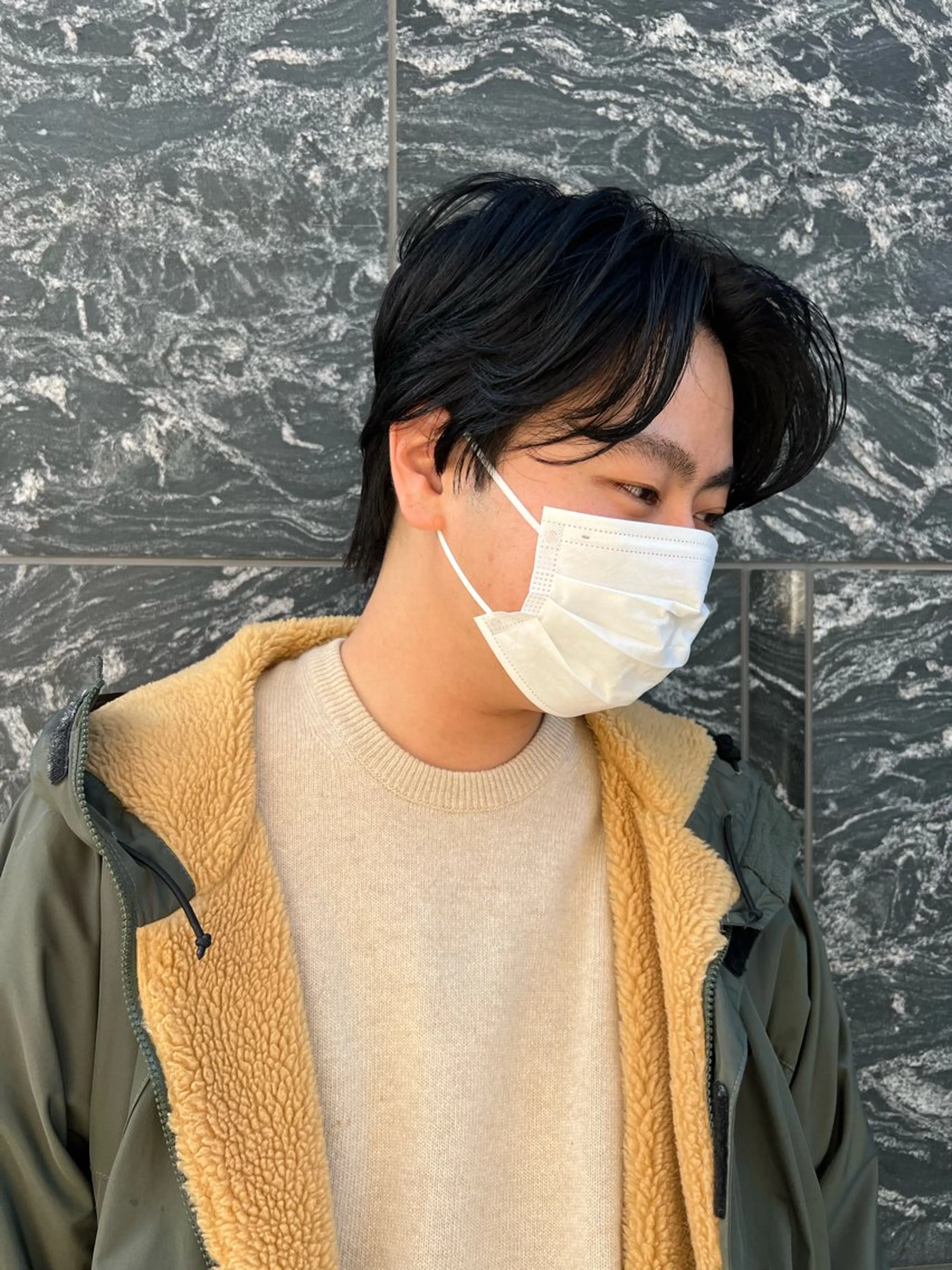 ショート メンズ センターパート 刈り上げ 樋野 亮のヘアスタイル