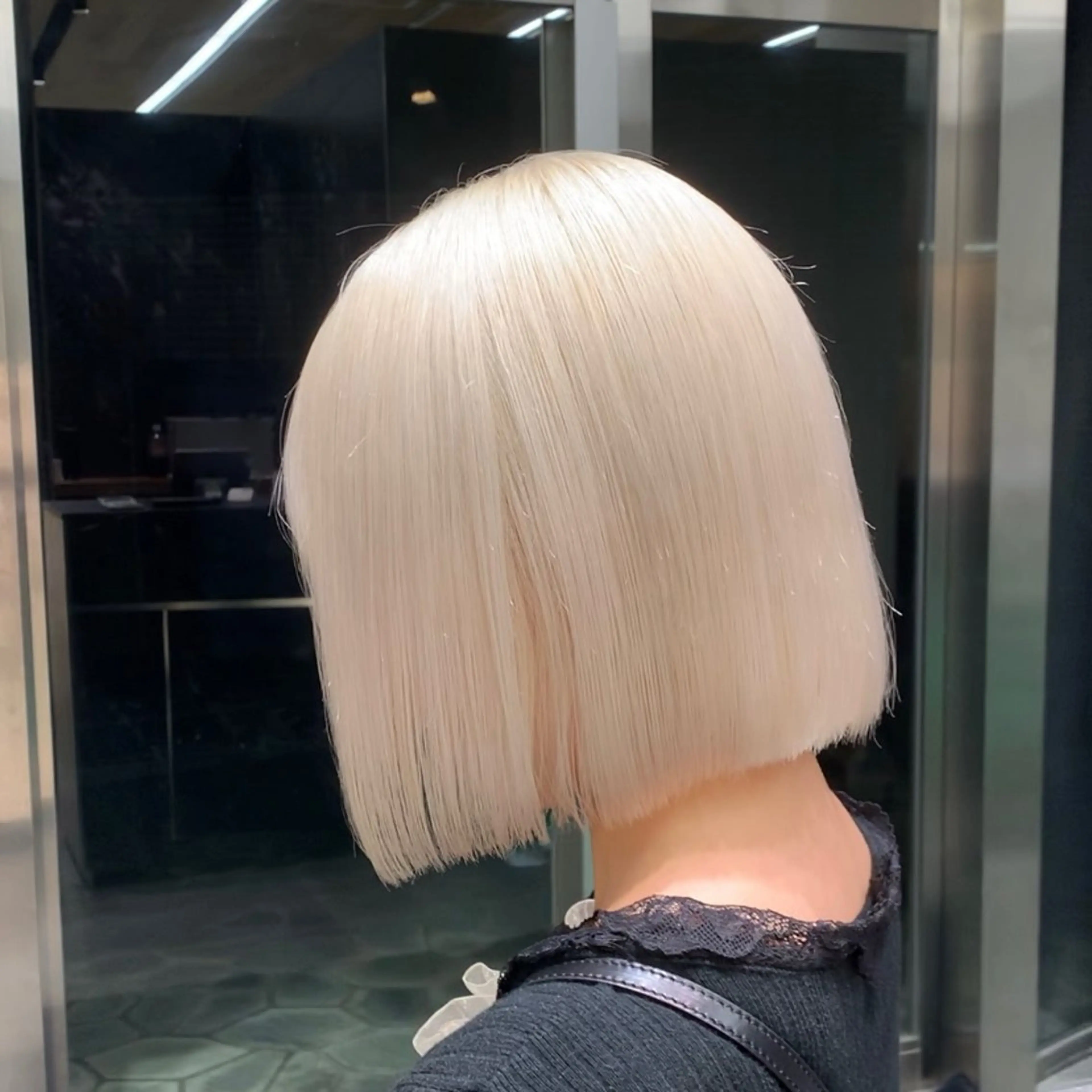 ショート カラー ヘアカラー トリートメント サロウィン(SALOWIN)原宿iori店所属・ツヤツヤ ハイトーン/Reiのヘアスタイル