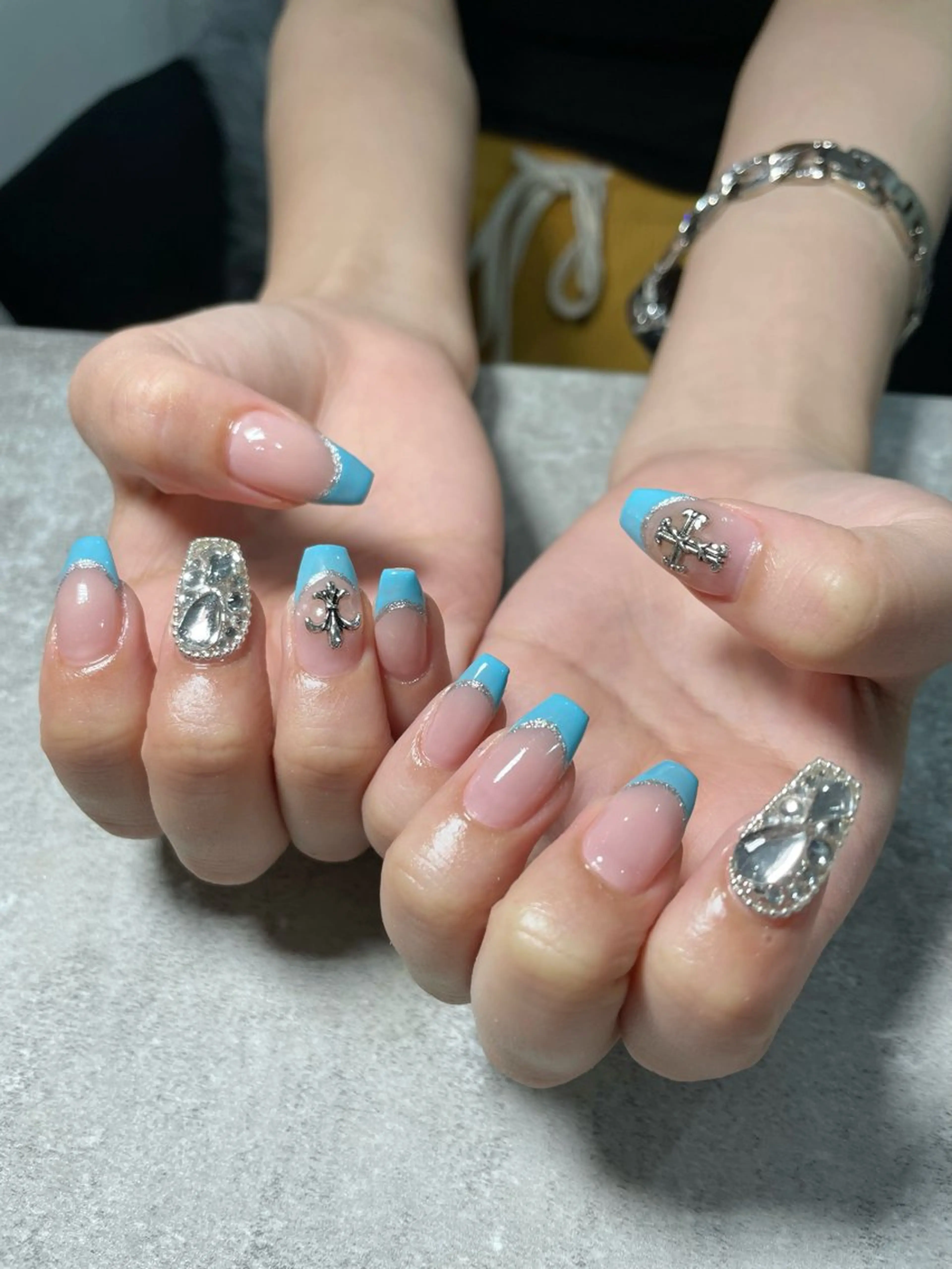 ネイル 持ち込み Raviliss ♡のネイルデザイン