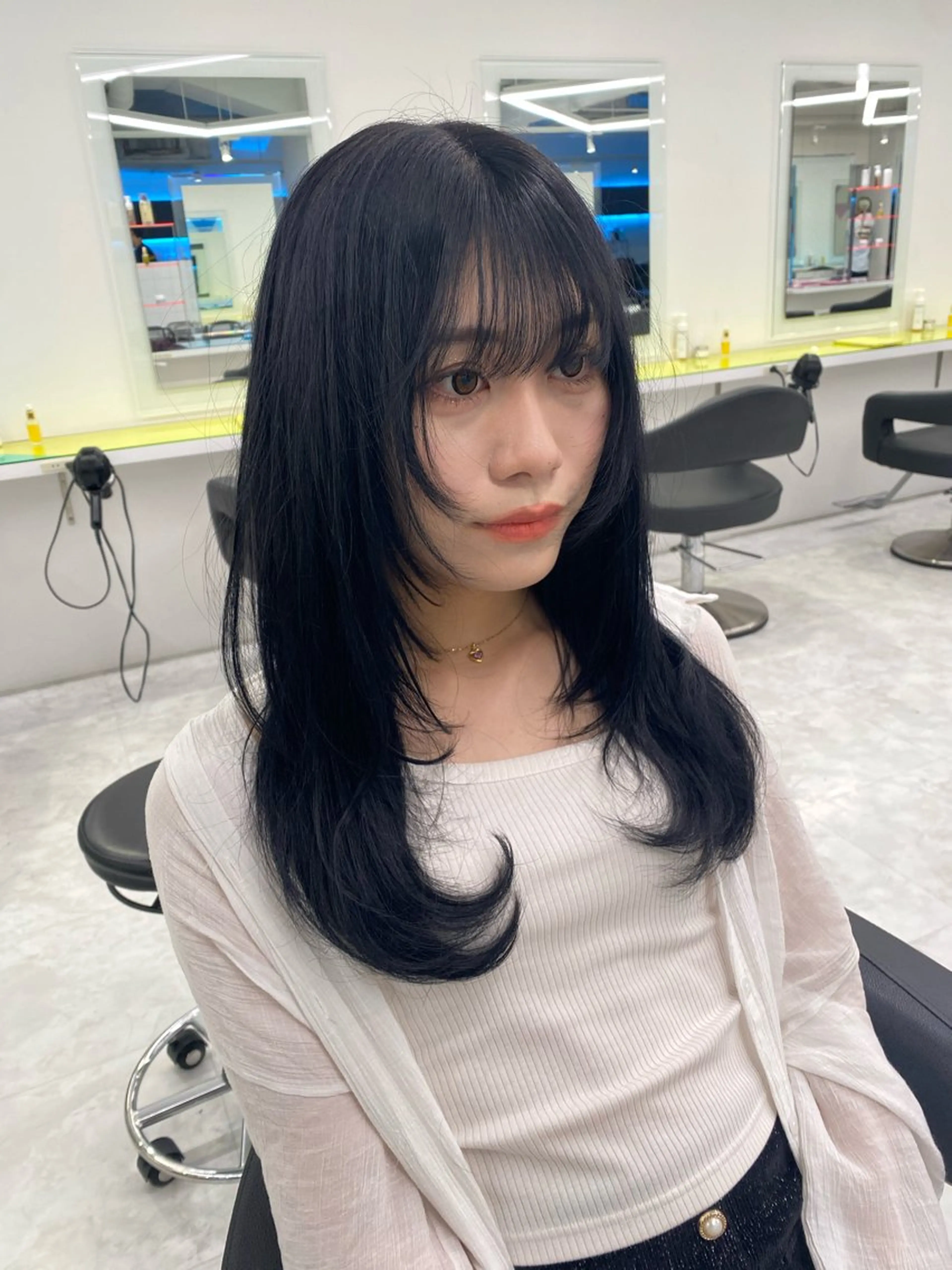 ロング カラー ヘアアレンジ 🌈艶カラー/ 韓国風レイヤーカットのヘアスタイル