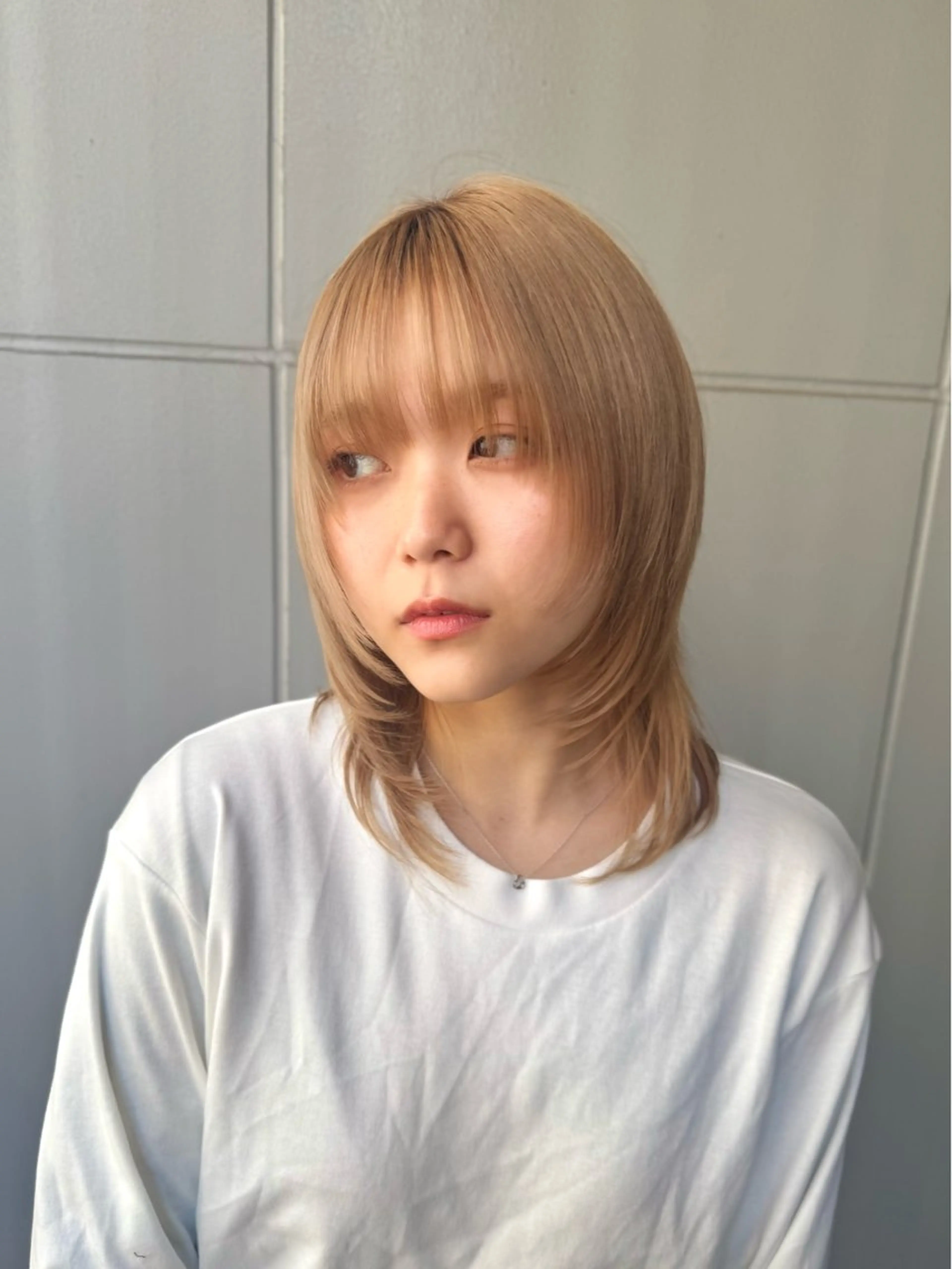 ミディアム カラー ベージュカラー 透明感カラー レイヤーカット ウルフカット ウルフレイヤー カット ヘアカラー トリートメント ヘアセット SALOWIN新宿三丁目【サロウィン】所属・ハッシュレイヤー💐 透明感カラー💐青木のヘアスタイル