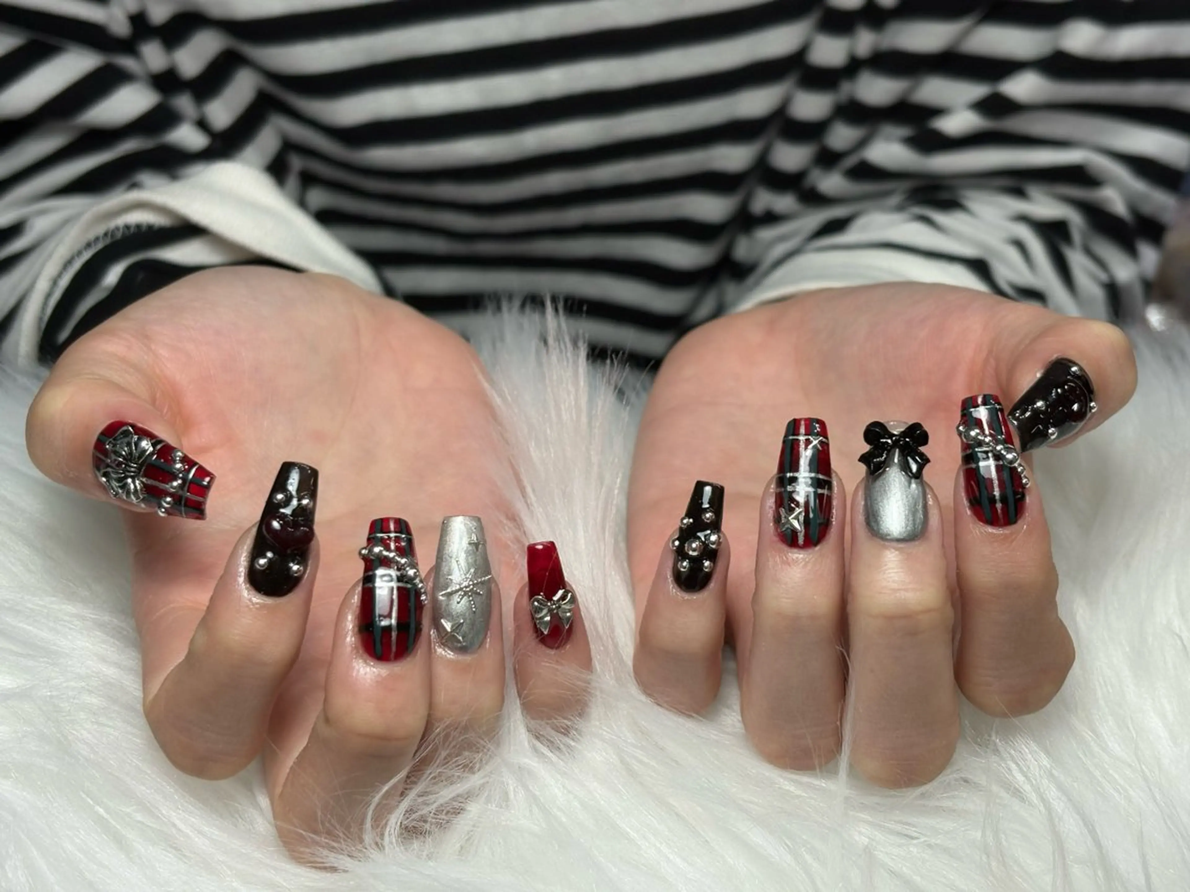 ネイル アートネイル 長さ出し ジェルネイル マグネットネイル ニュアンスネイル なな_ CloudyChanのネイルデザイン