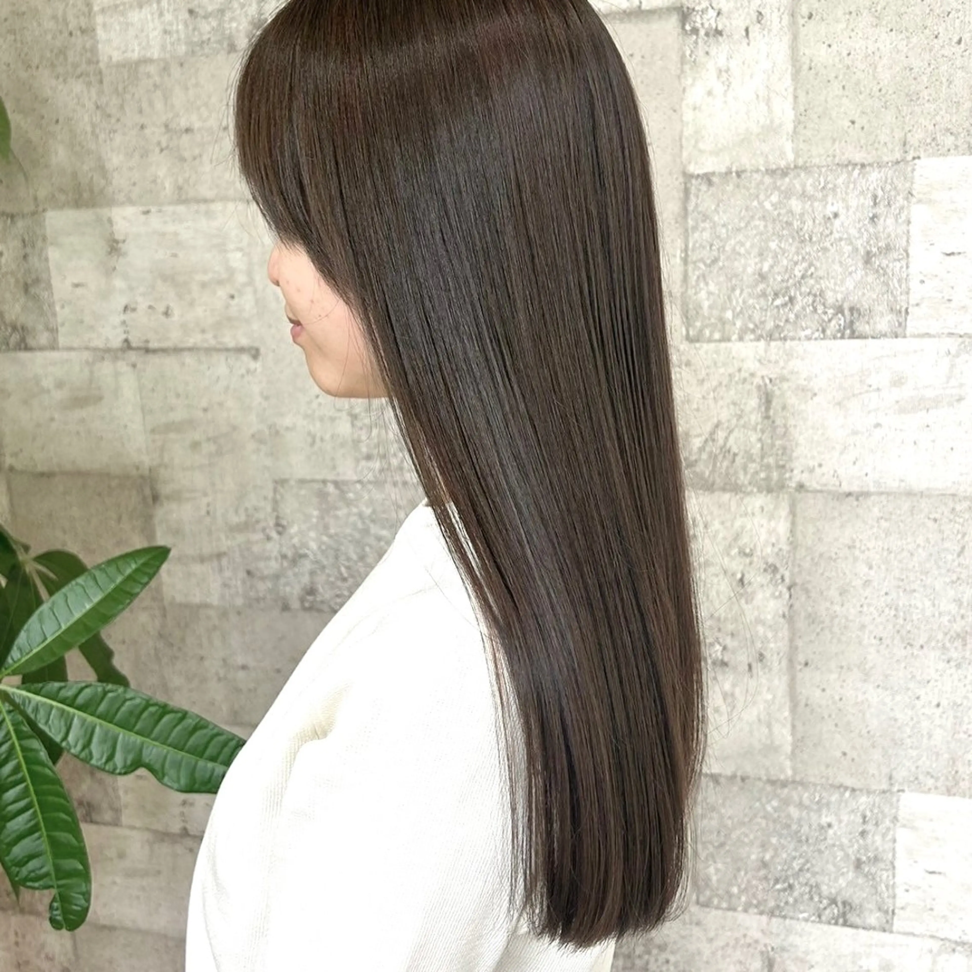 ロング カラー グレージュ オリーブグレージュ オリーブグレー トリートメント 🫧レイナ 🫧 透明感カラー🫧のヘアスタイル