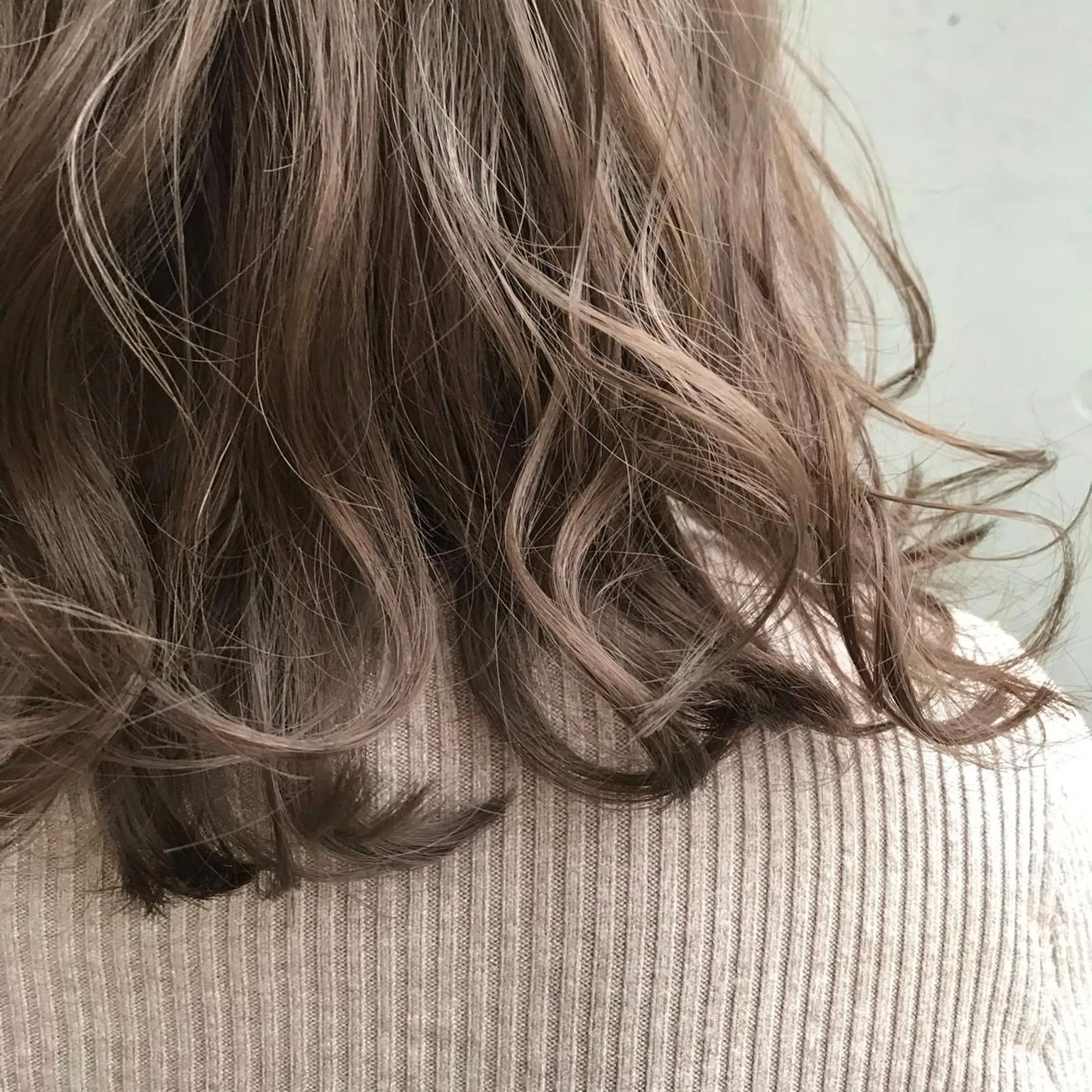 カラー グレージュ 一ノ瀬 蘭のヘアスタイル
