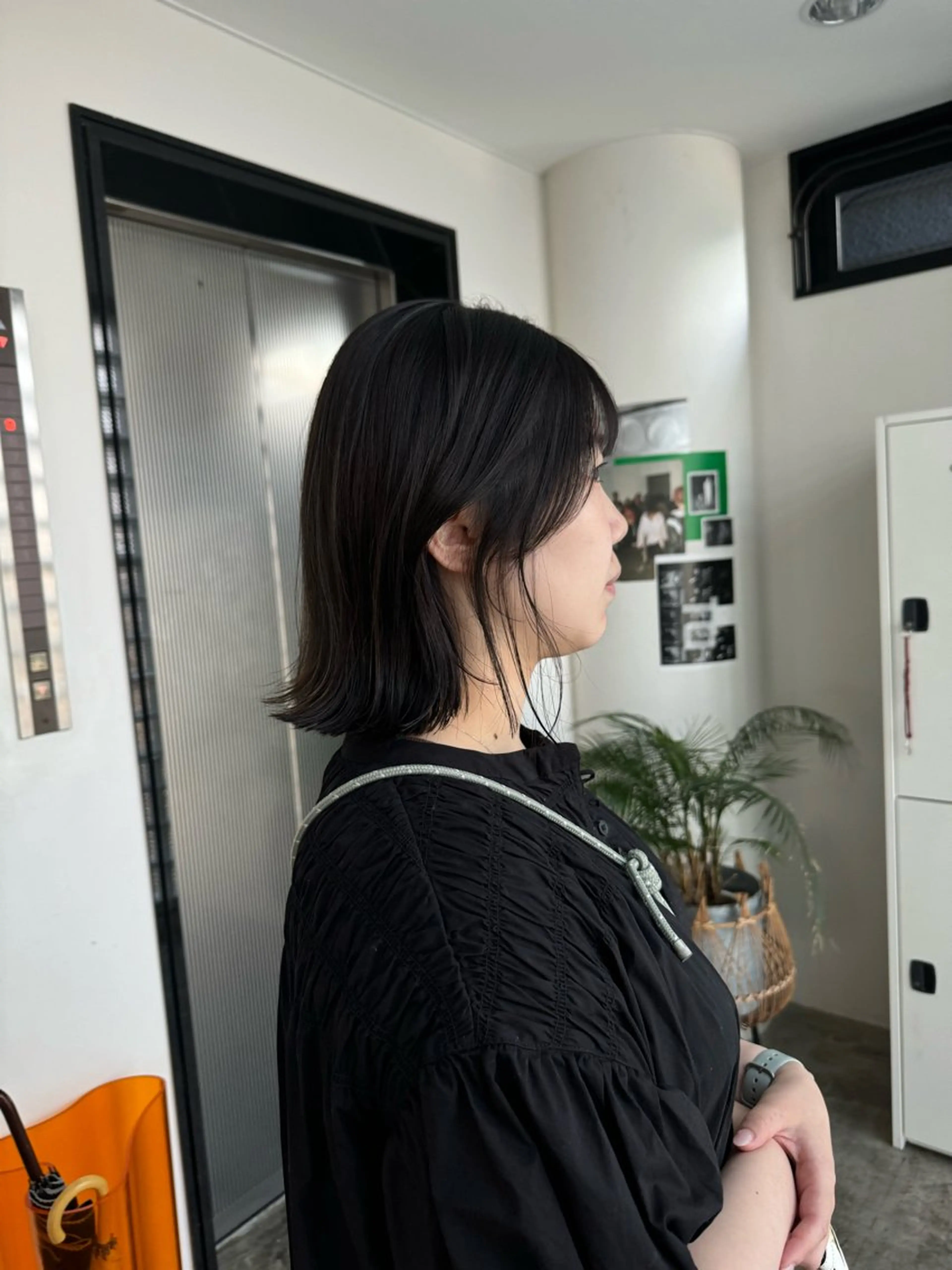 ミディアム 切りっぱなしボブ ボブ カット ヘアカラー トリートメント 大迫 江梨のヘアスタイル