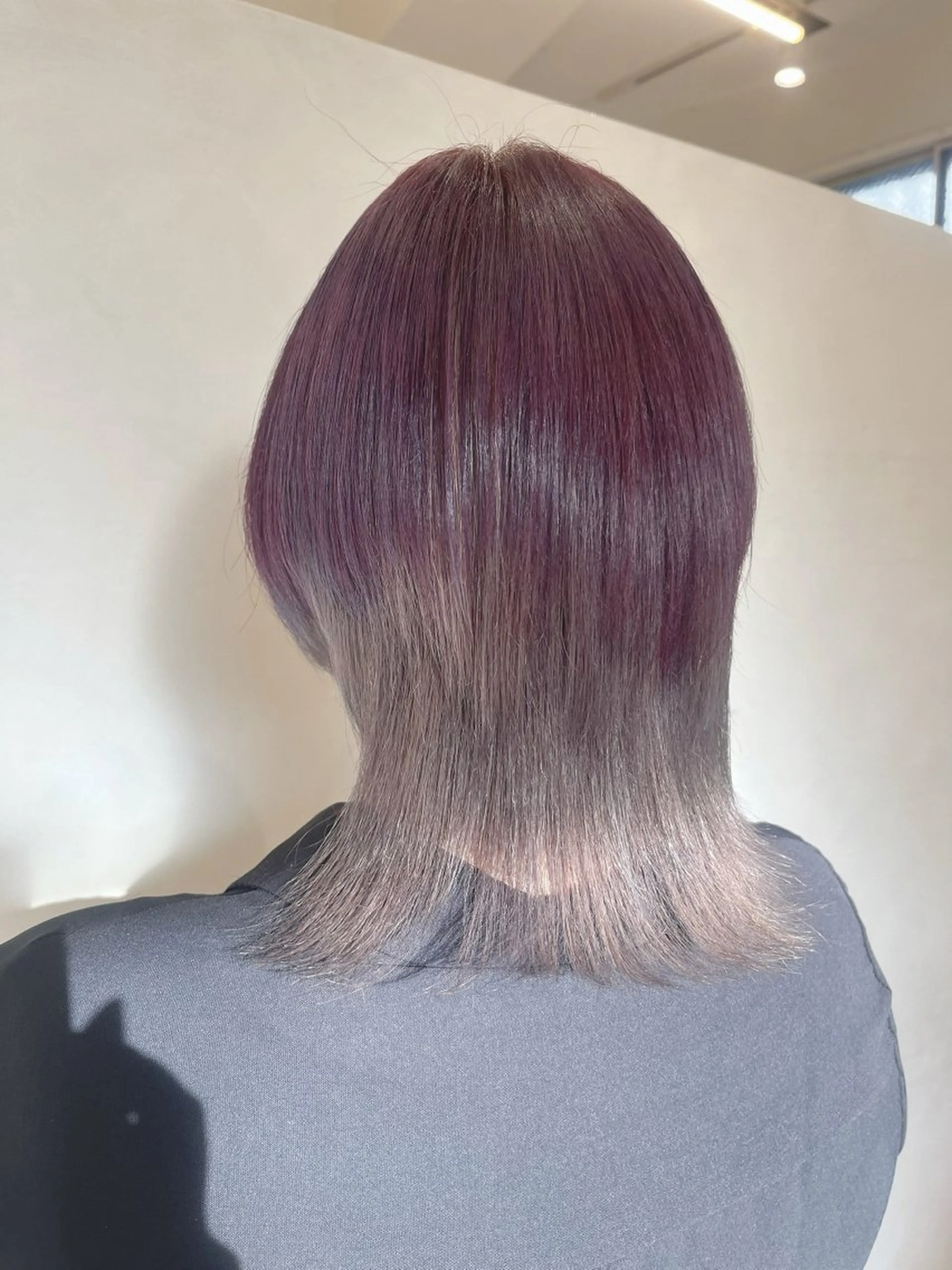 ミディアム ヘアカラー あらいしほ✩.*˚ ショートカットのヘアスタイル