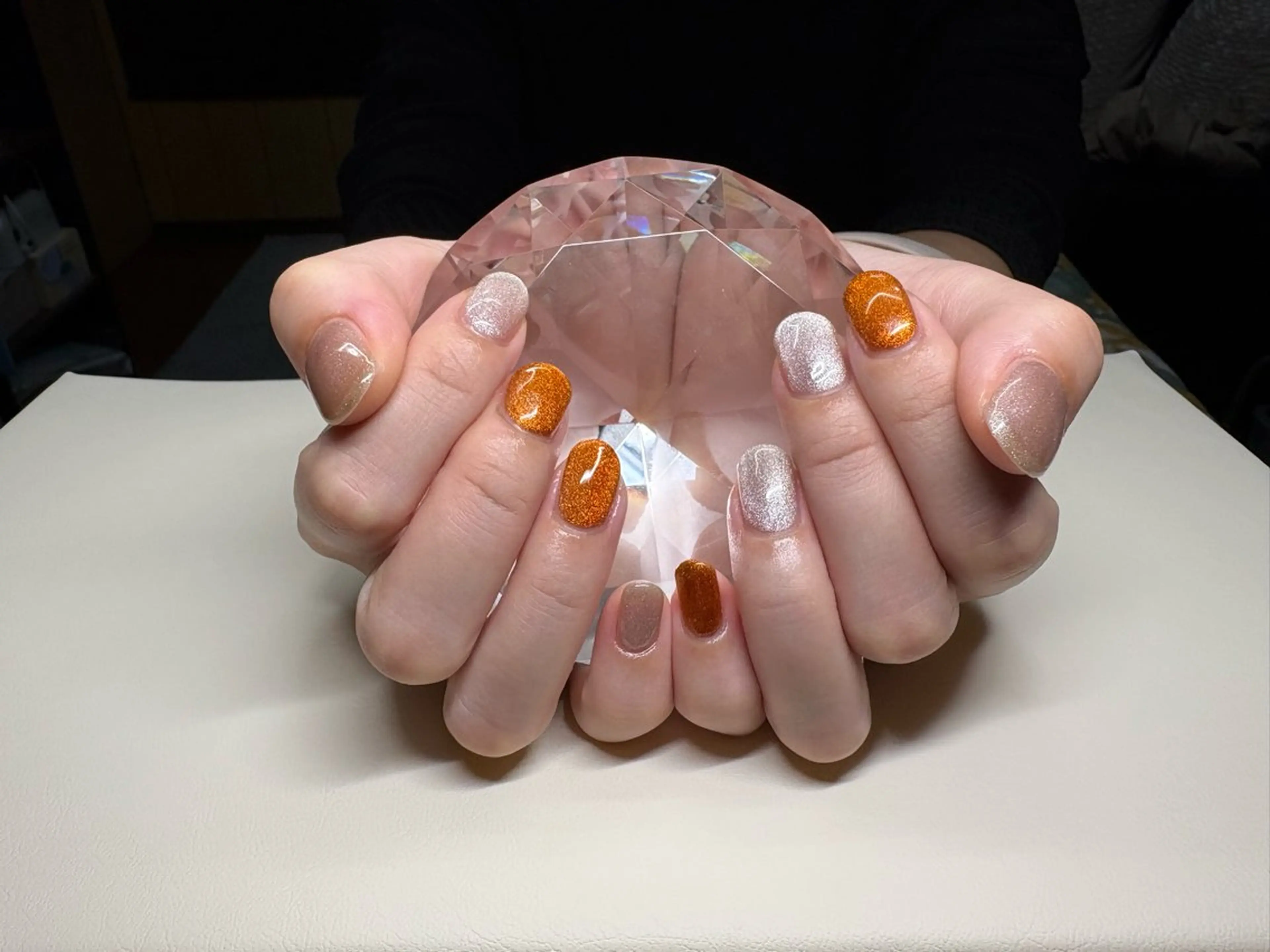 ネイル マグネットネイル オレンジ Rainbow Moonのネイルデザイン