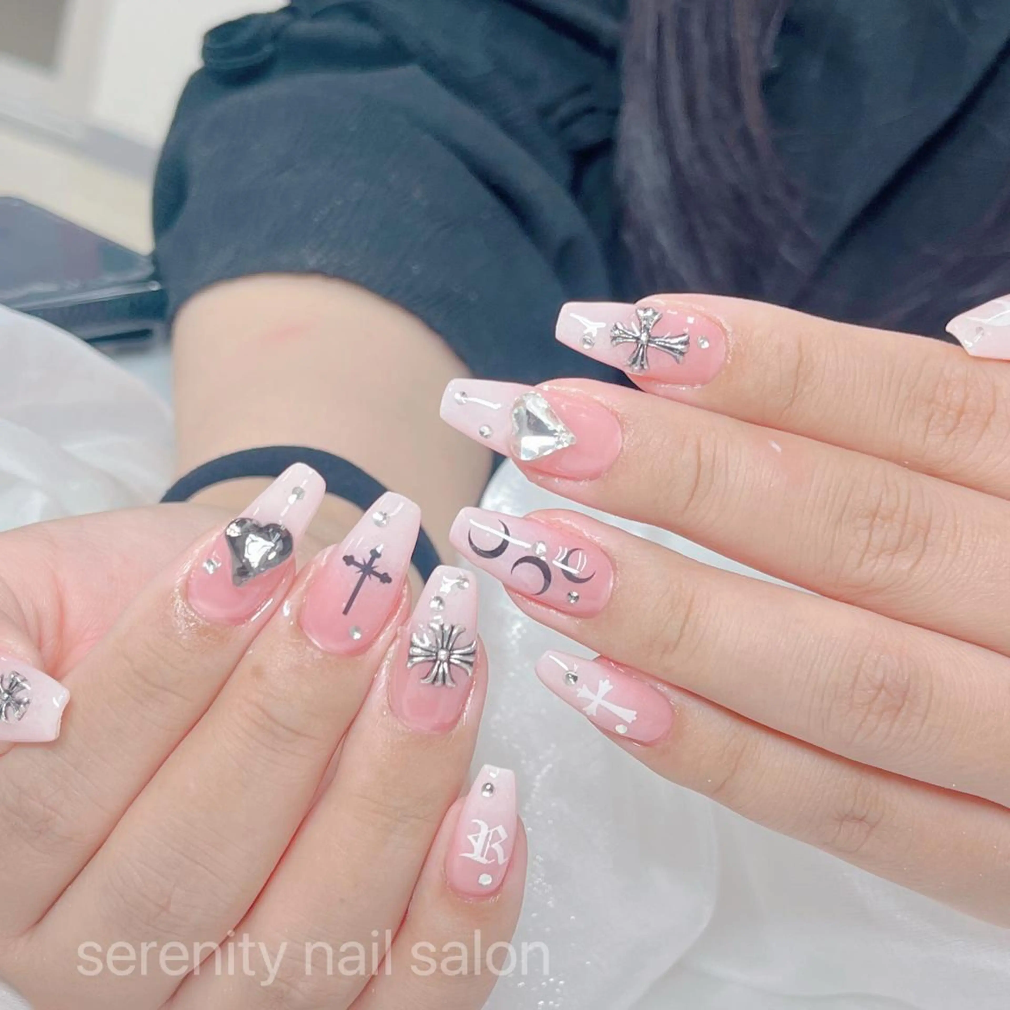 ネイル ハンドネイル ハンドケア ✨Serenity Nail salonのネイルデザイン