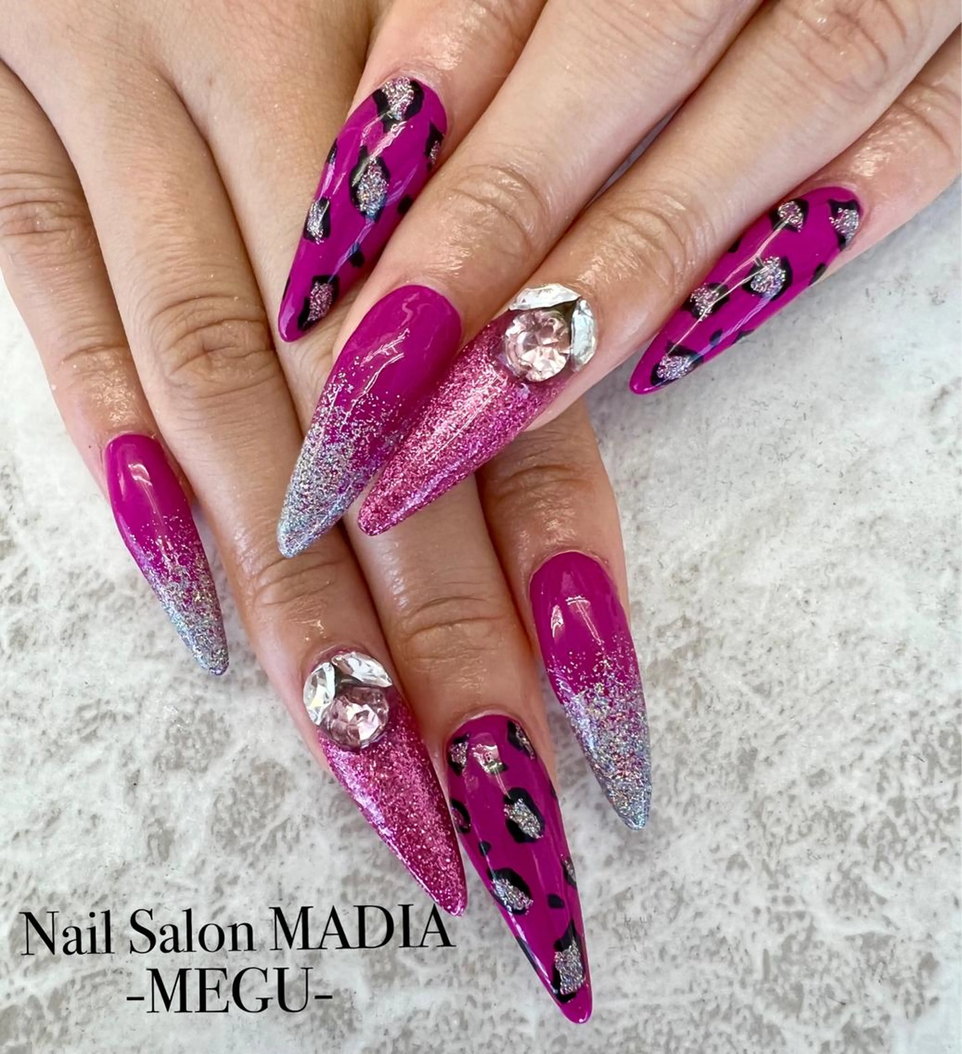 ネイル MADIA藤沢所属・MADIA MEGUのネイルデザイン