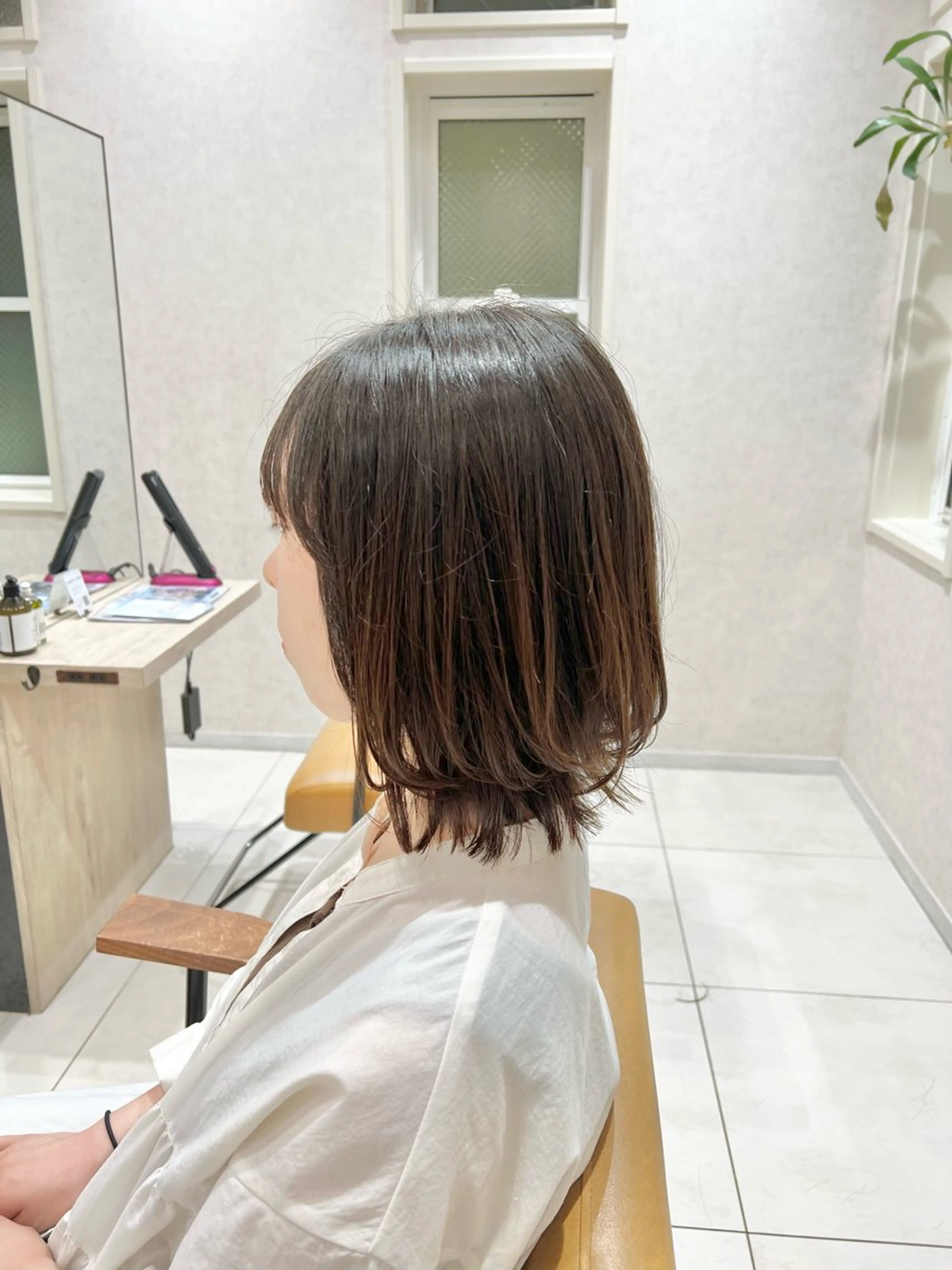 ショート ボブ くびれヘア 外ハネヘア レディースショート／ メンズパーマ／足立のヘアスタイル