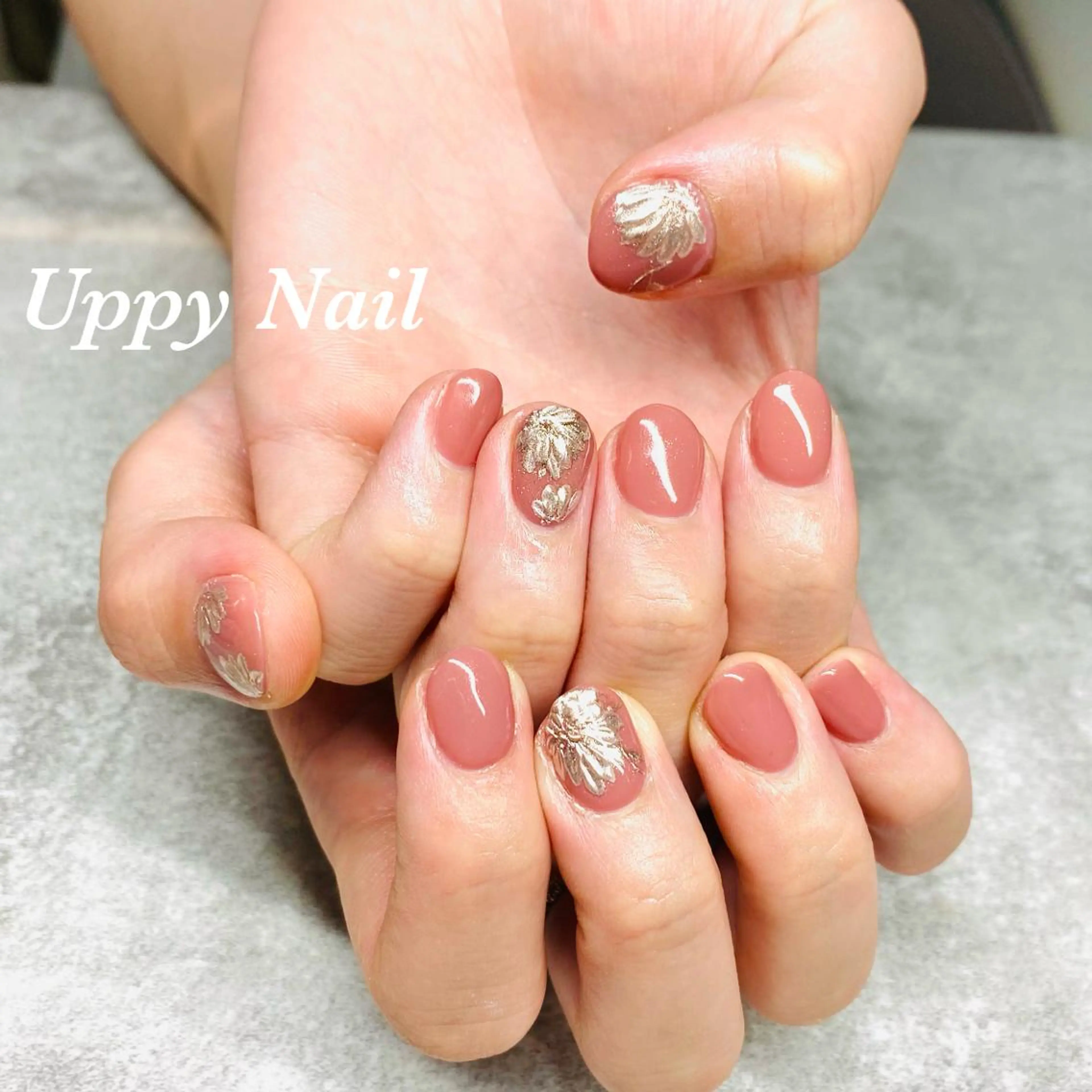 ネイル フラワーネイル ゴールド ミラーネイル オフィスネイル ワンカラーネイル ハンドネイル Uppy Nail ukyoのネイルデザイン