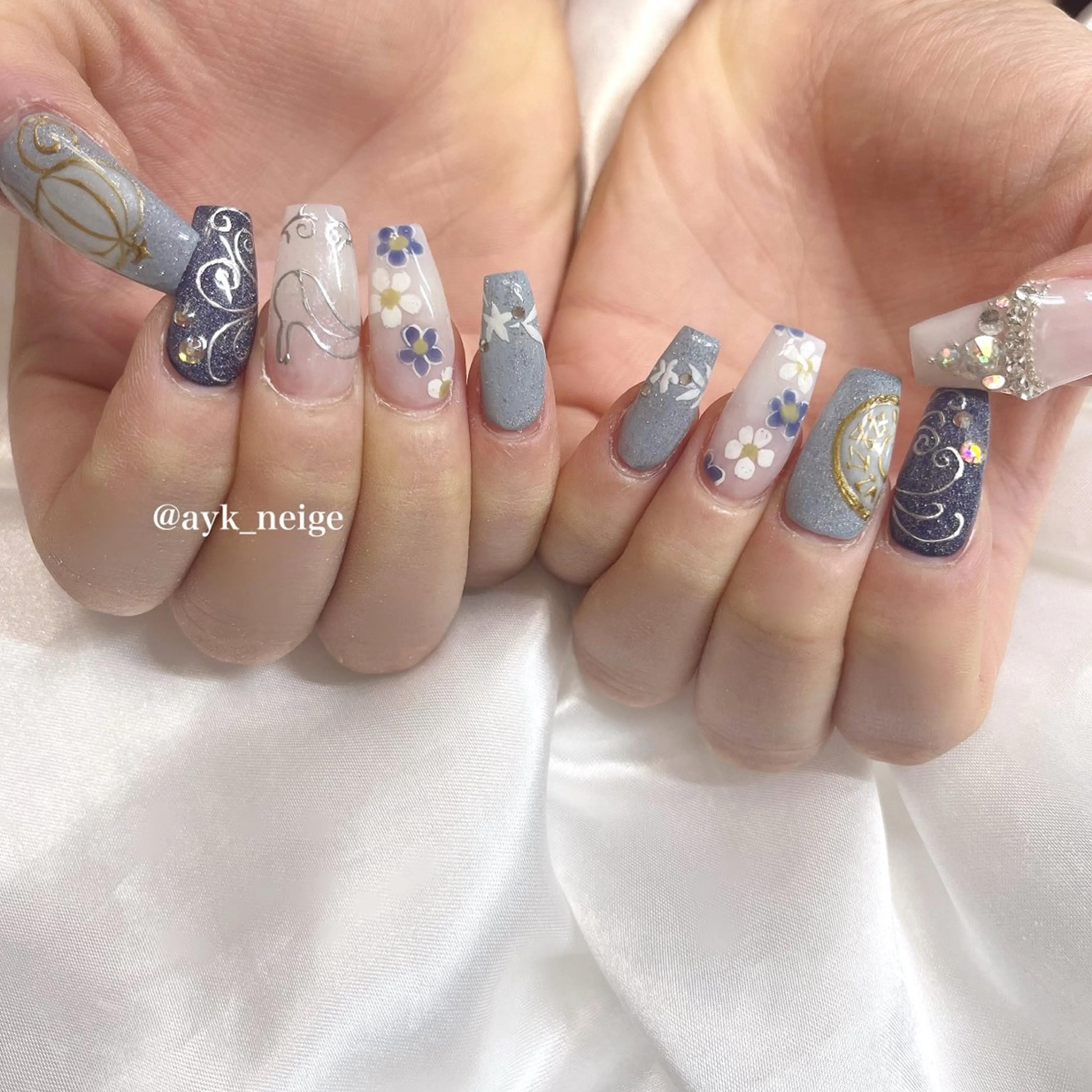 ネイル フットネイル キラキラネイル 韓国ネイル リボン シンプルネイル n'eige nail所属・大谷 綾香のネイルデザイン