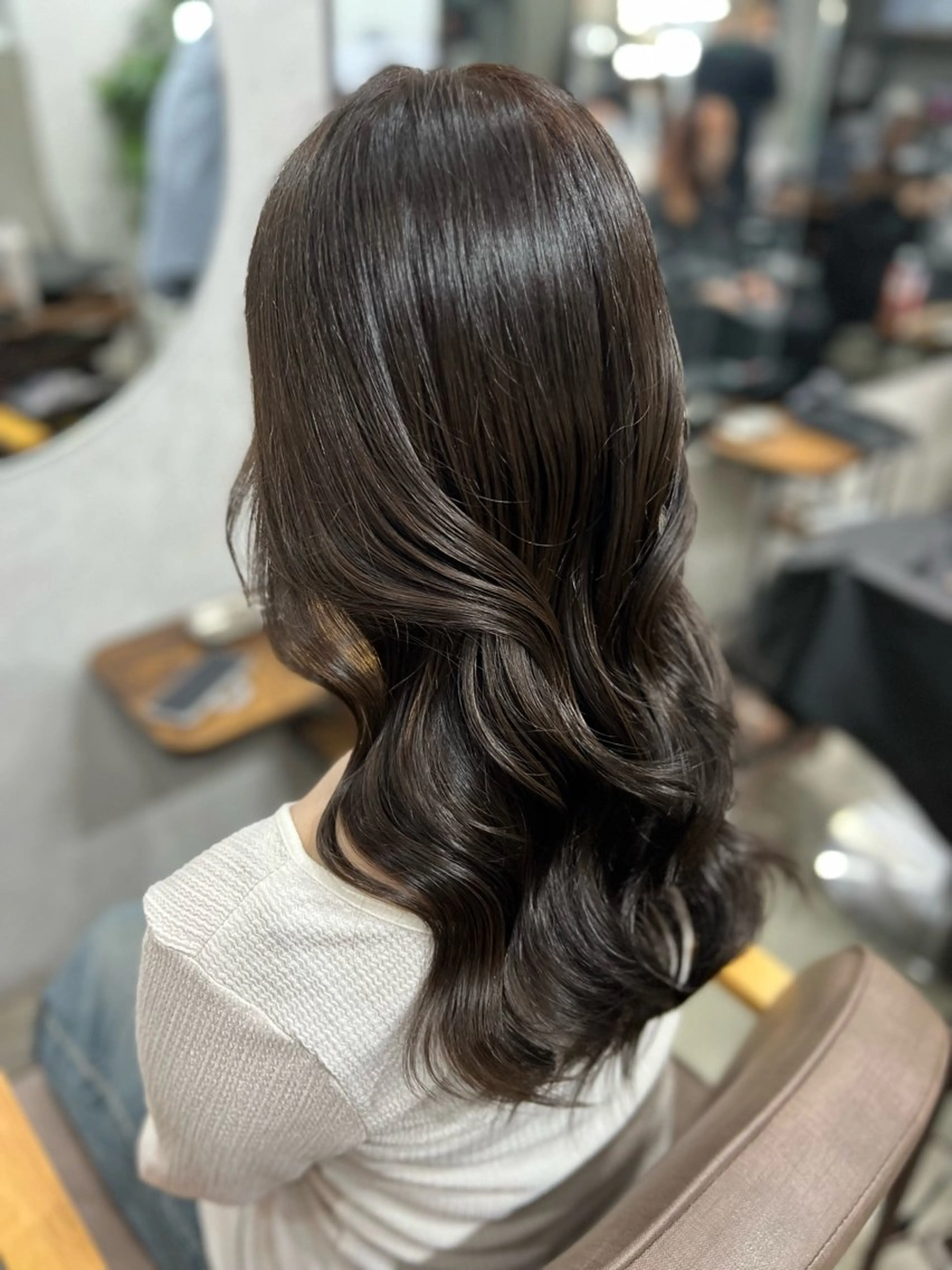 セミロング ヘアカラー maya レイヤーカットのヘアスタイル