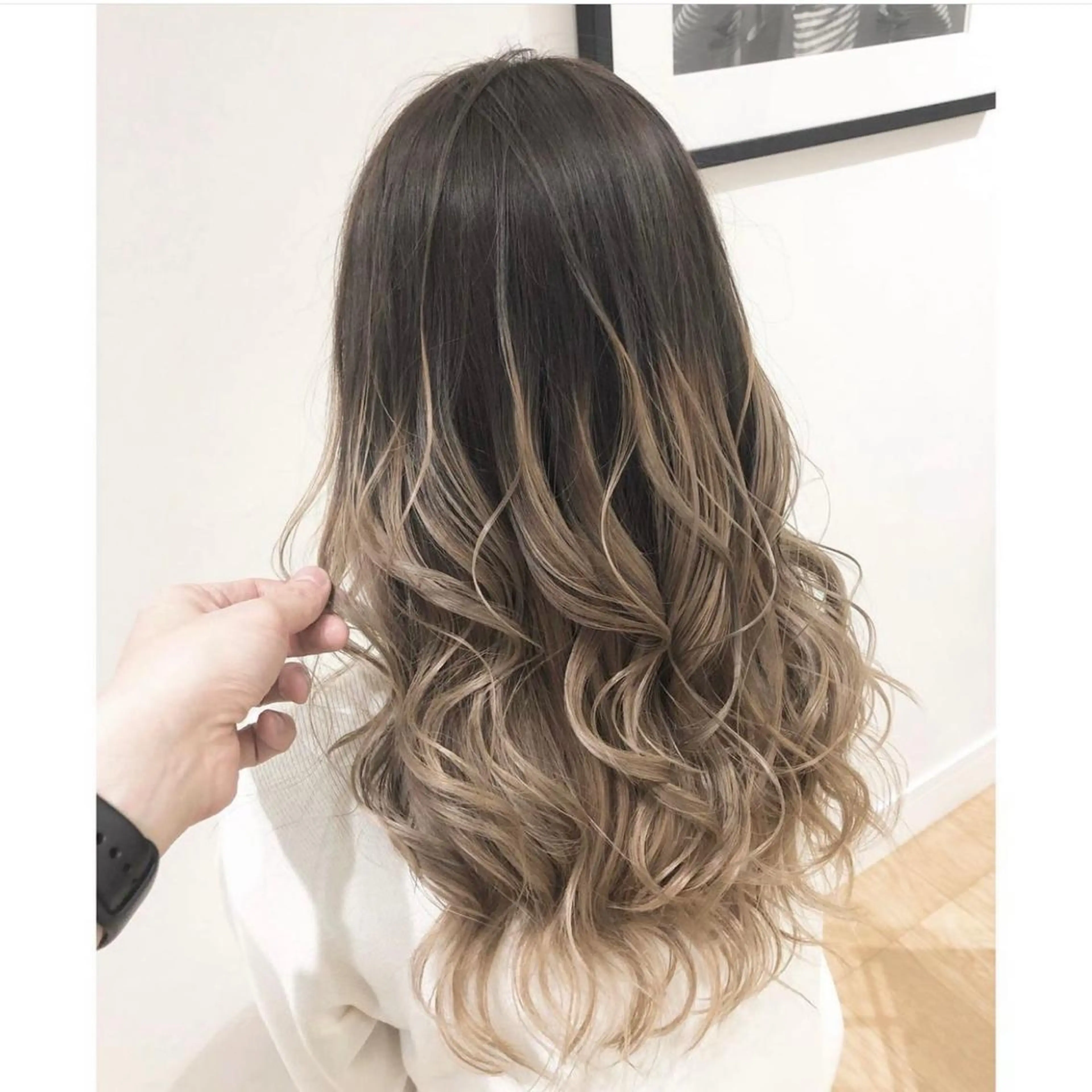 ロング PERFECTION【パーフェクション】所属・N ミジーのヘアスタイル