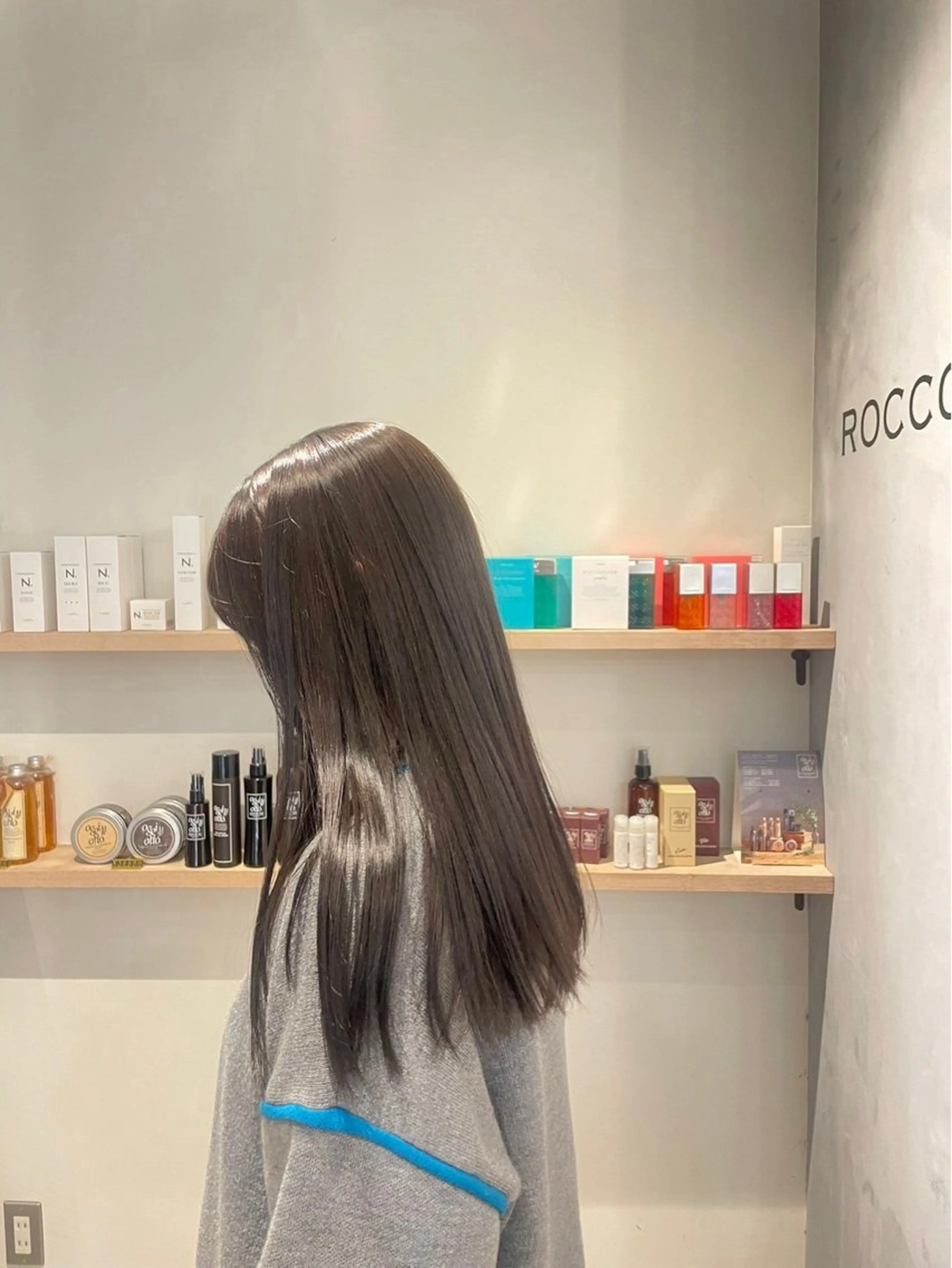 ロング ヘアカラー トリートメント アイナ ROCCOのヘアスタイル