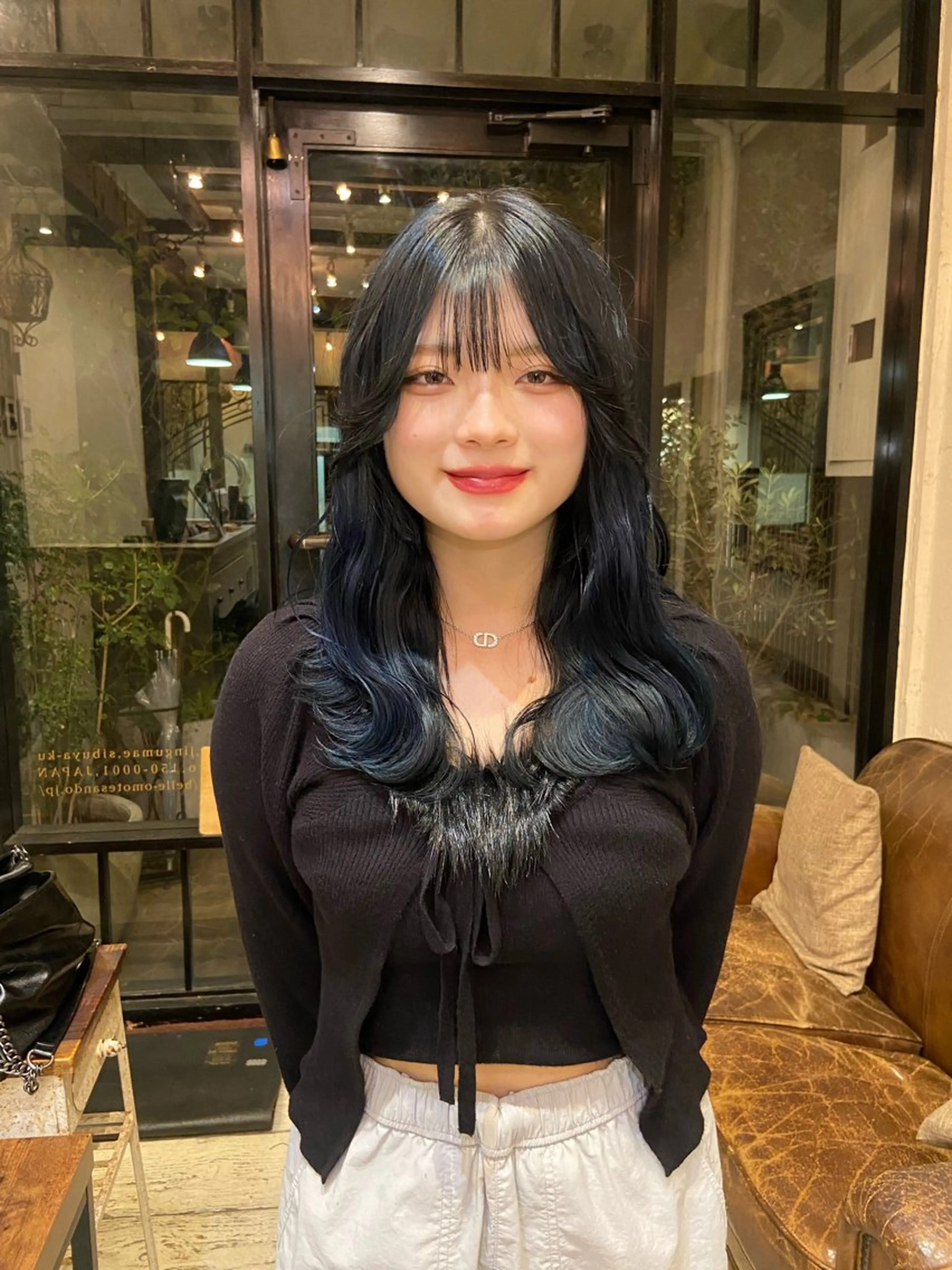 ロング カラー 黒髪 ブルーカラー ブルーブラック カット ヘアカラー トリートメント ダメージレス美容師 🌱水島侑理のヘアスタイル
