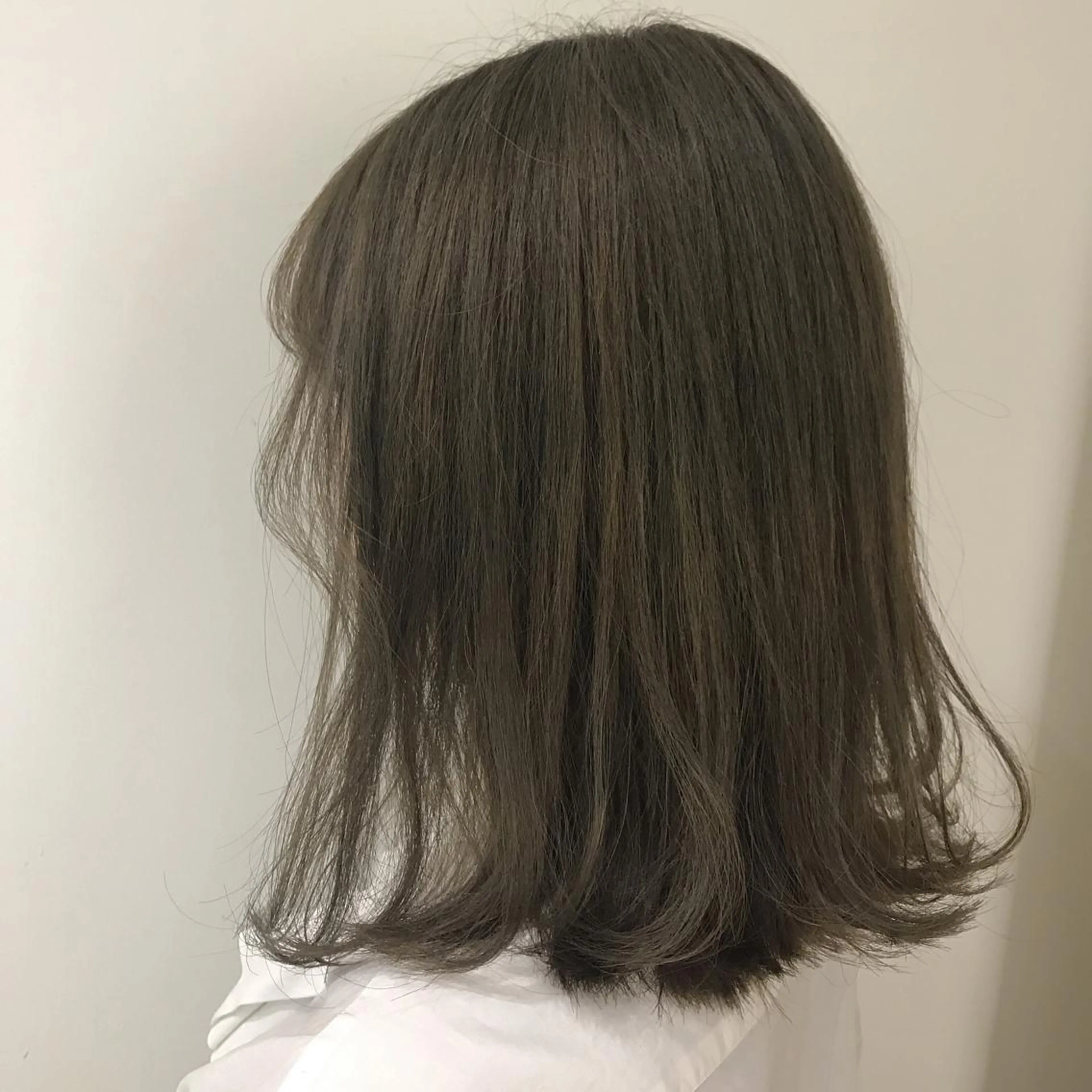 セミロング カラー 渋谷ブリーチカラー 韓国ヘアyuikoのヘアスタイル