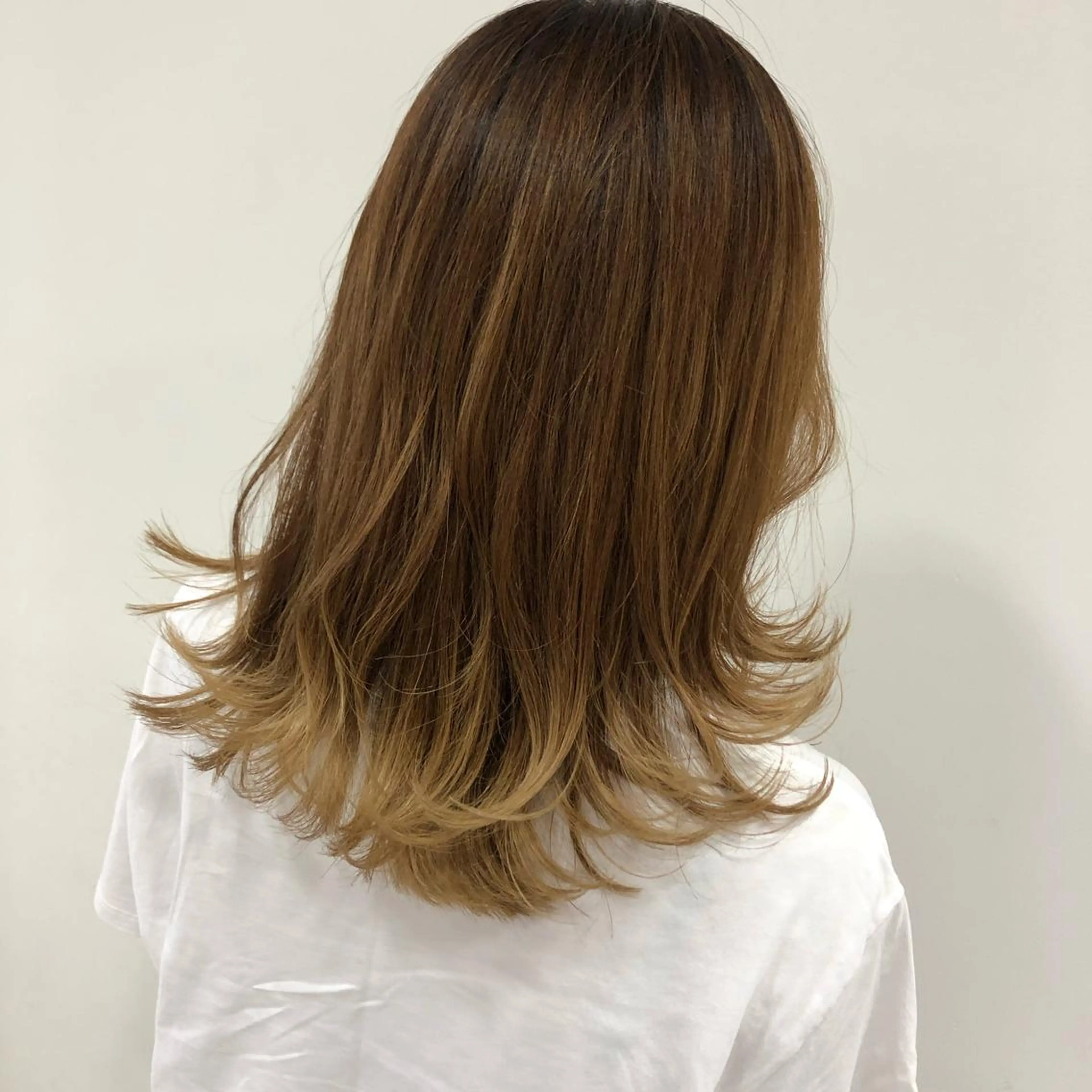 セミロング GLROW haruhiのヘアスタイル
