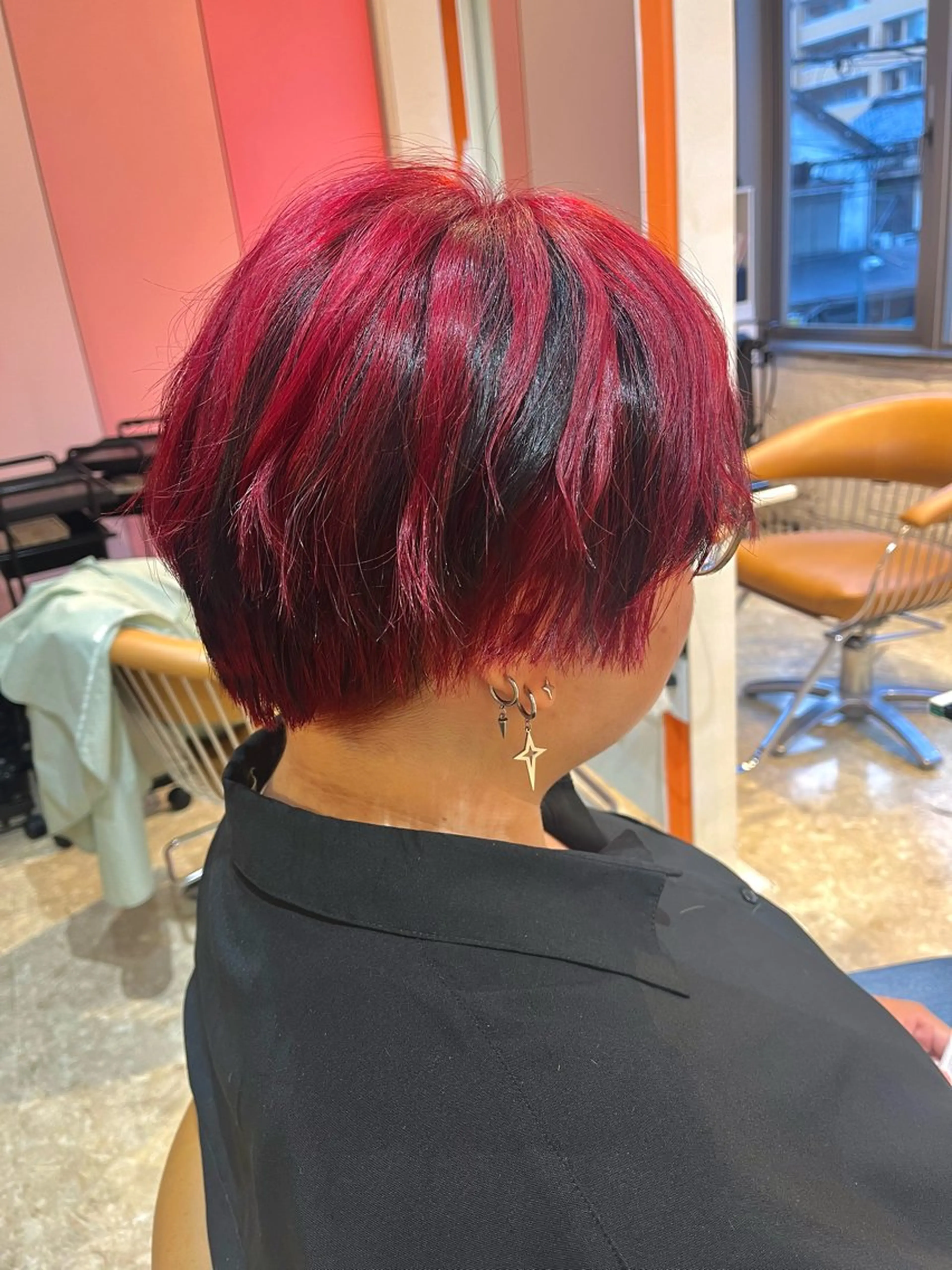 ショート カラー ヘアカラー うしだ かおるのヘアスタイル
