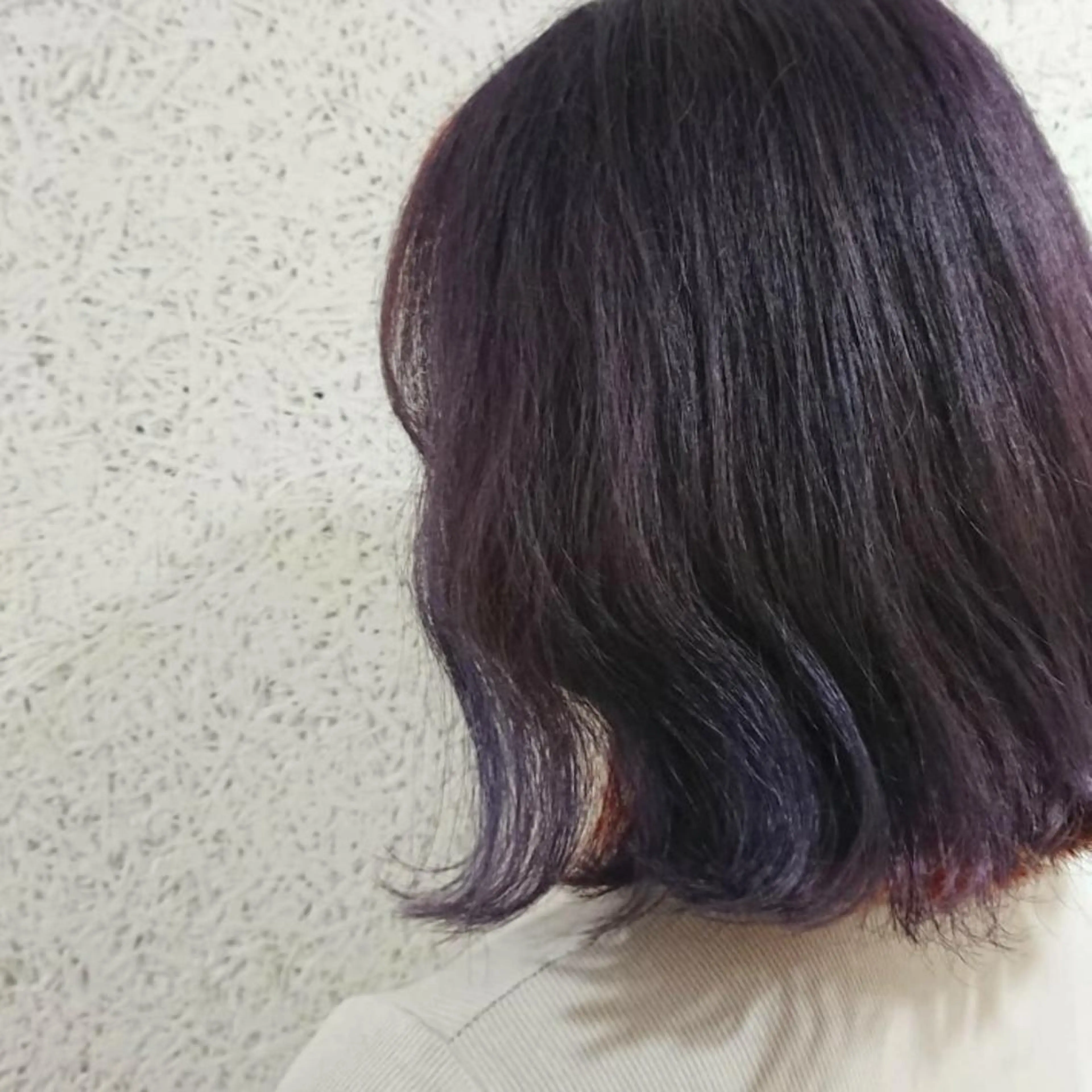 ミディアム ヘアアレンジ カラー ブリーチ デザインカラー イルミナカラー オレンジ バイオレットカラー カット ヘアカラー トリートメント かわい ゆうな 髪質改善/縮毛矯正のヘアスタイル