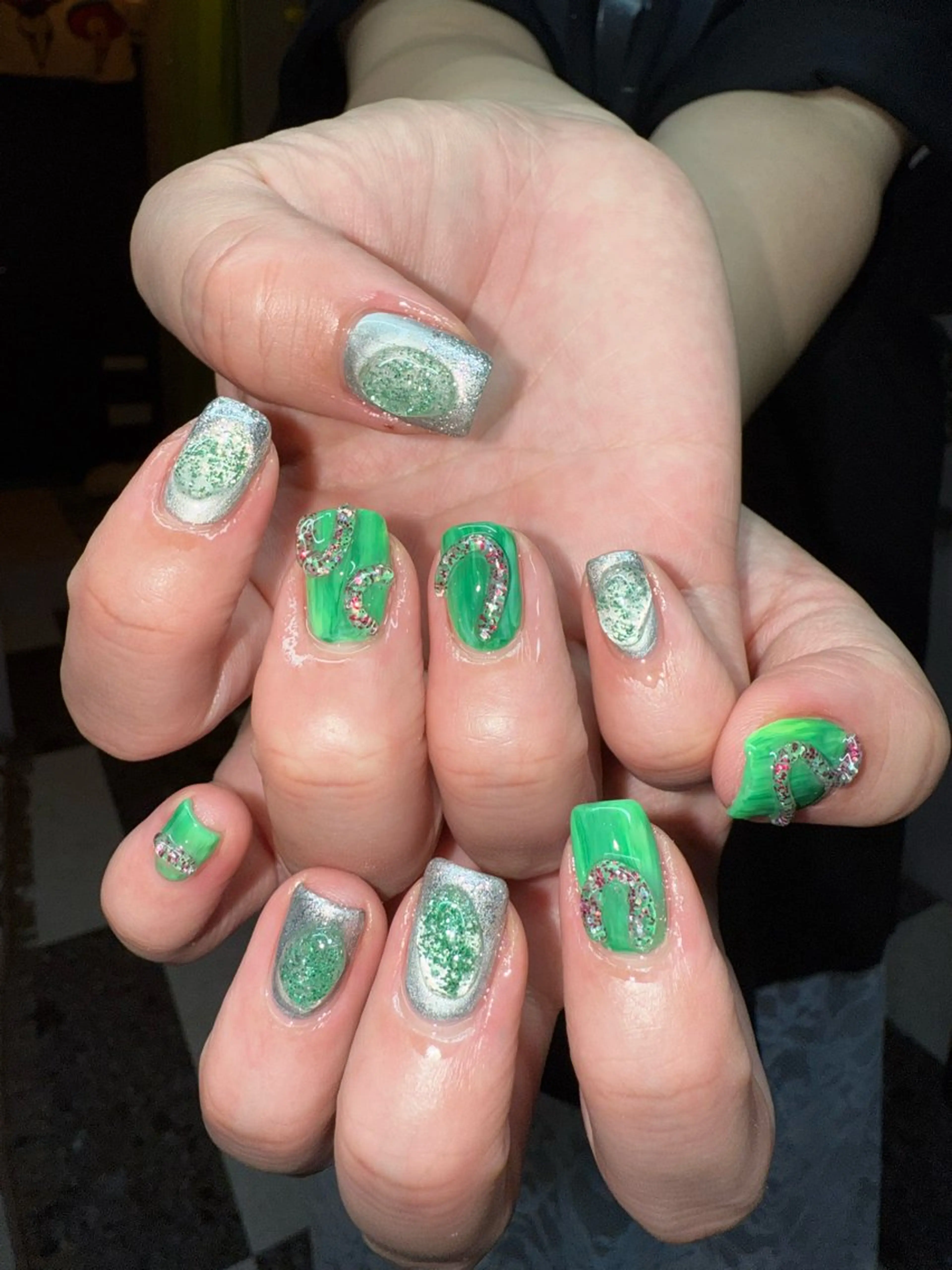 ネイル グリーン シンプルネイル ハンドネイル posa nail モエミのネイルデザイン