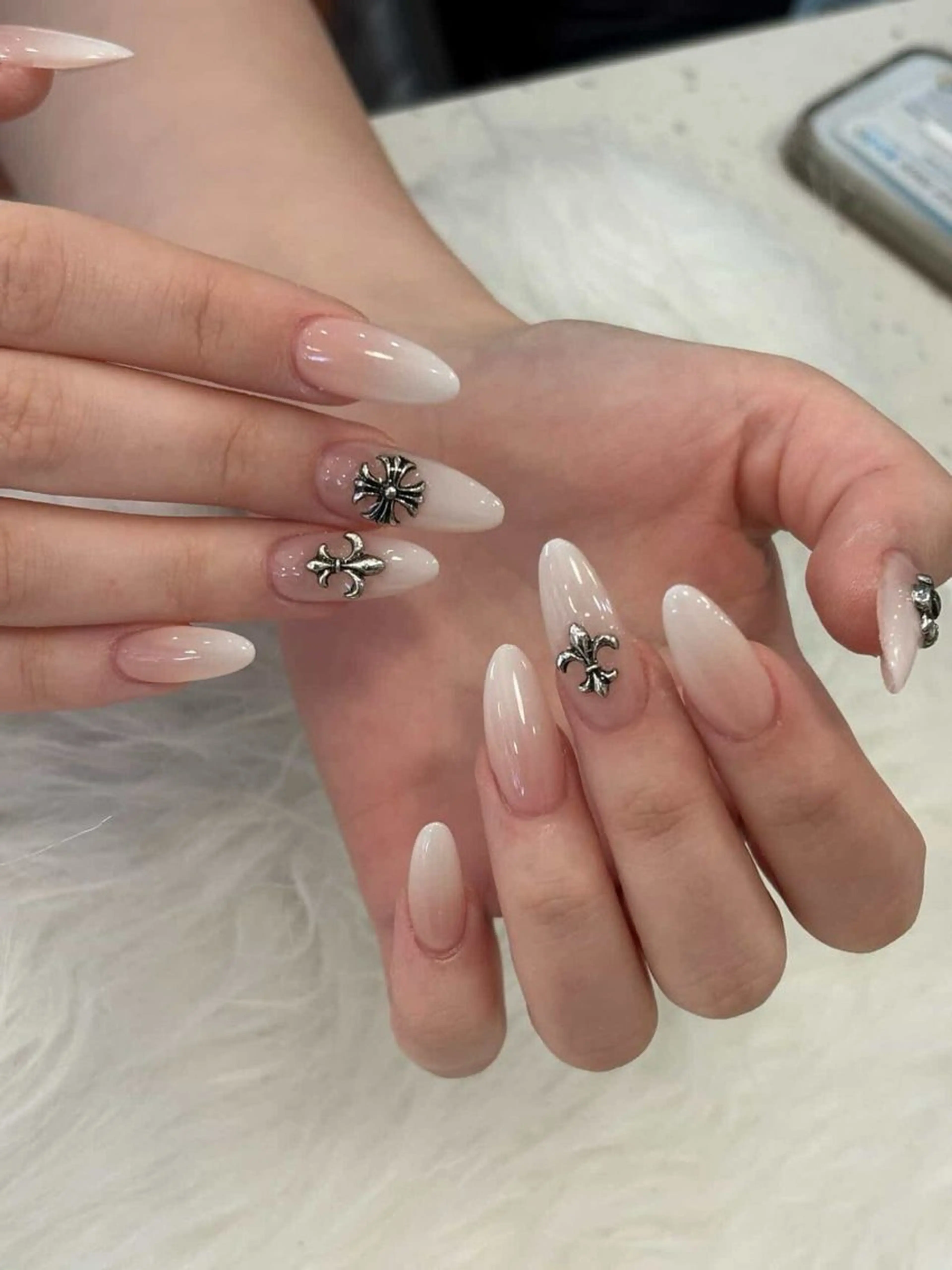 ネイル チークネイル フットネイル フレンチネイル グラデーション 韓国ネイル Ribbon nails salon所属・Ribbonnail salonのネイルデザイン