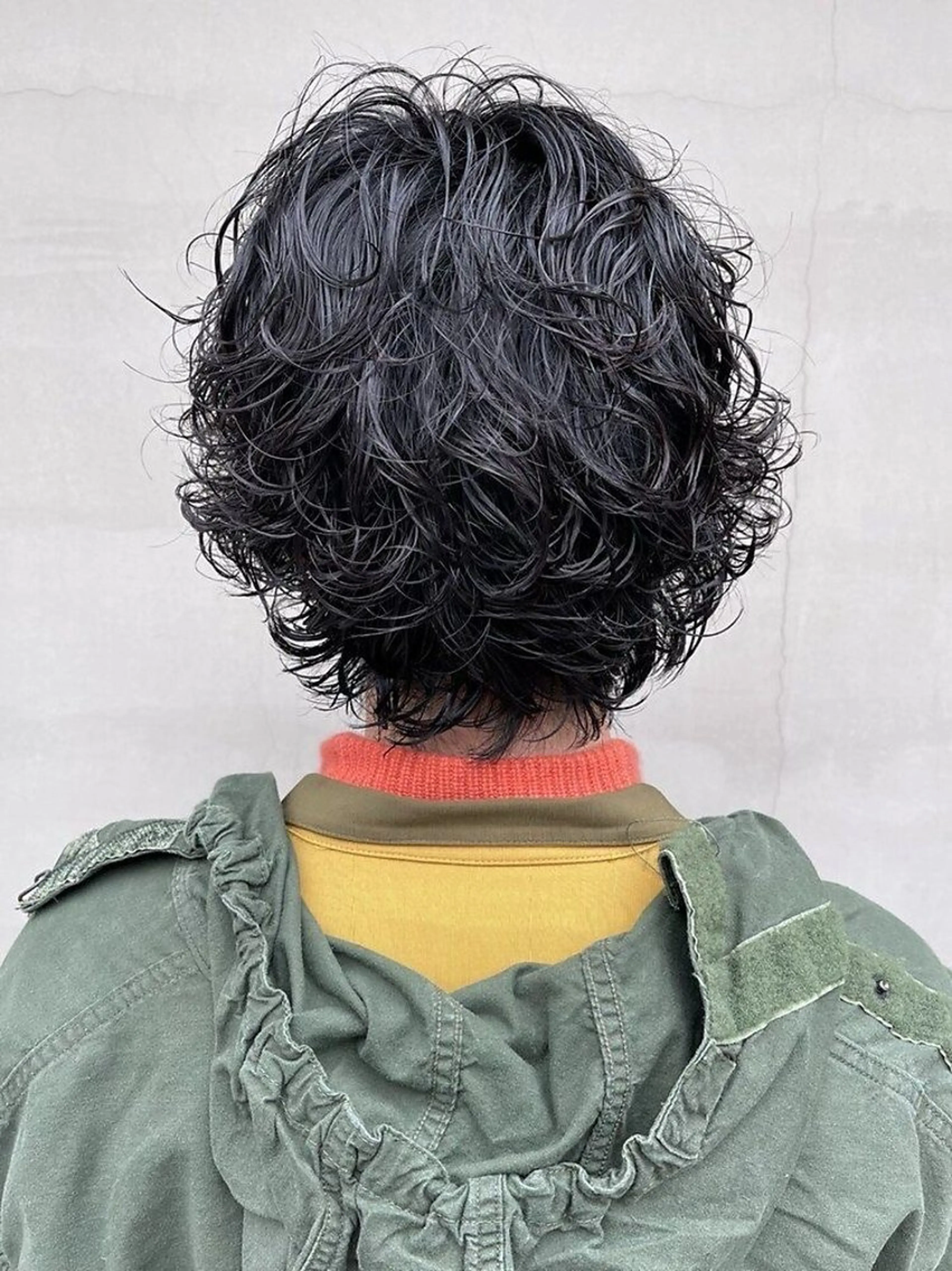 ミディアム パーマ ヨシダ トモキのヘアスタイル