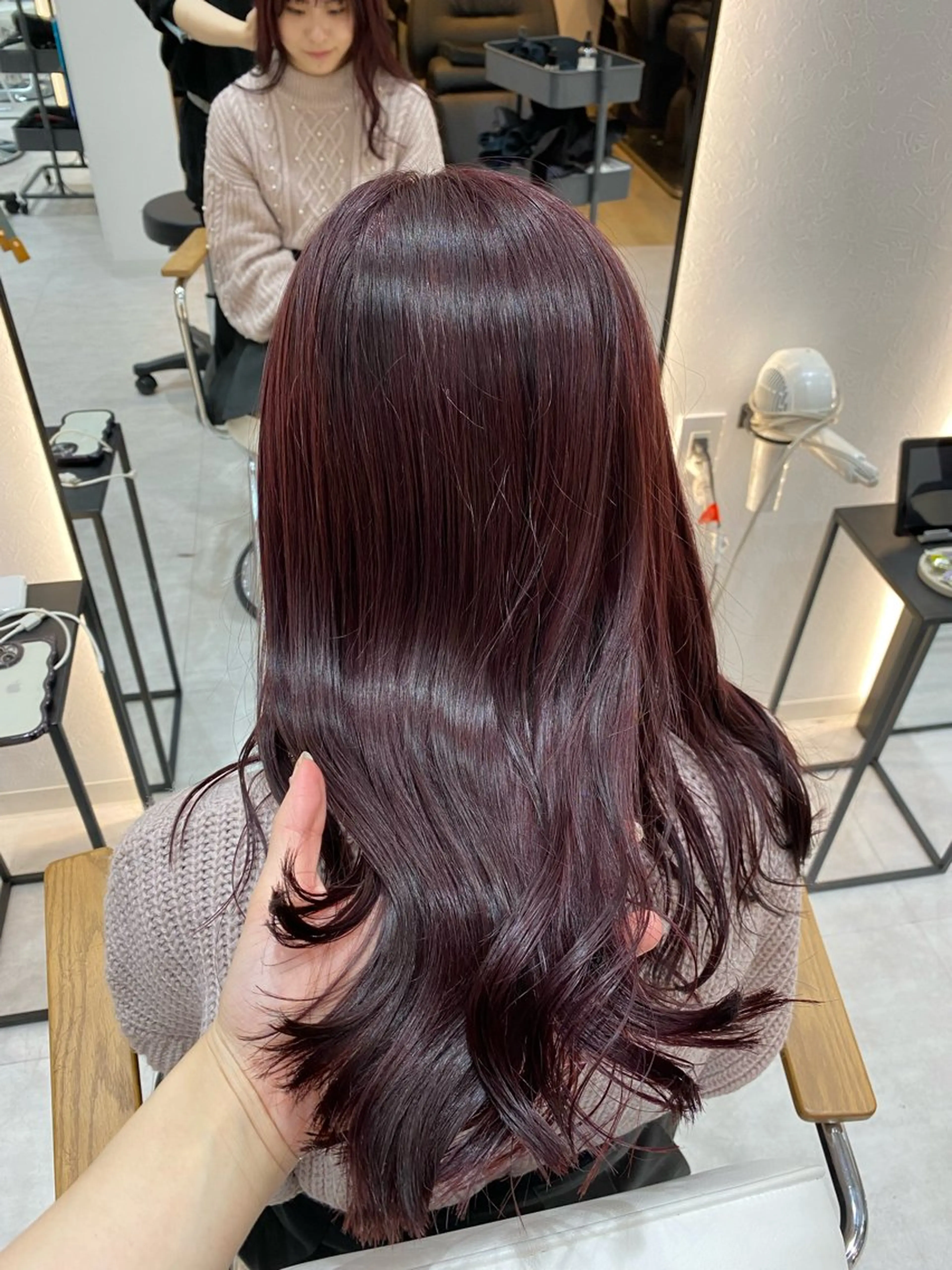 ロング カラー ブリーチ ブリーチなしカラー レッドカラー カット ヘアカラー トリートメント 艶髪・透明感カラー・ 韓国ヘア・Yuriのヘアスタイル