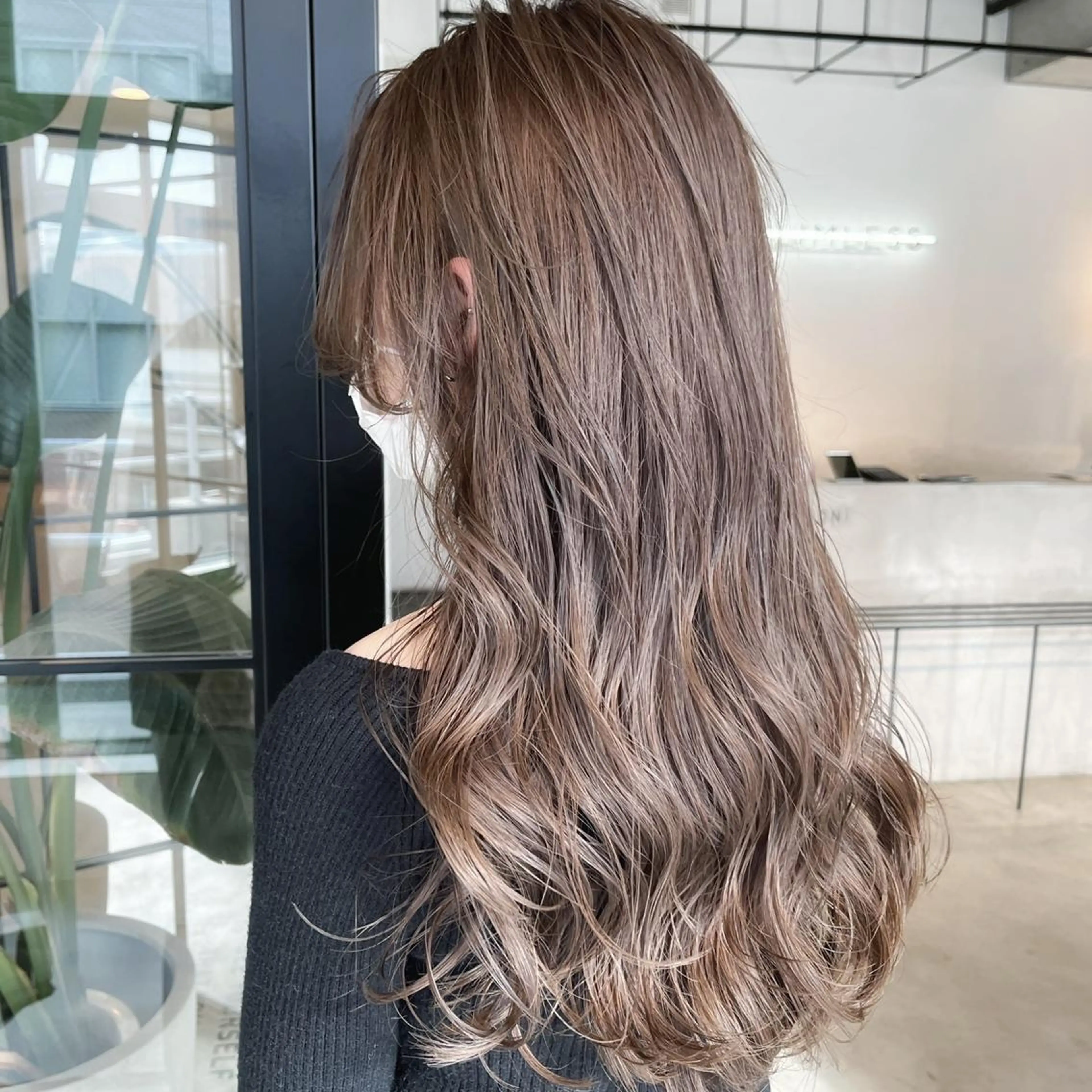 ロング ヘアアレンジ カラー カット ヘアカラー トリートメント ベージュカラー🌿 新潟駅/青木結月のヘアスタイル