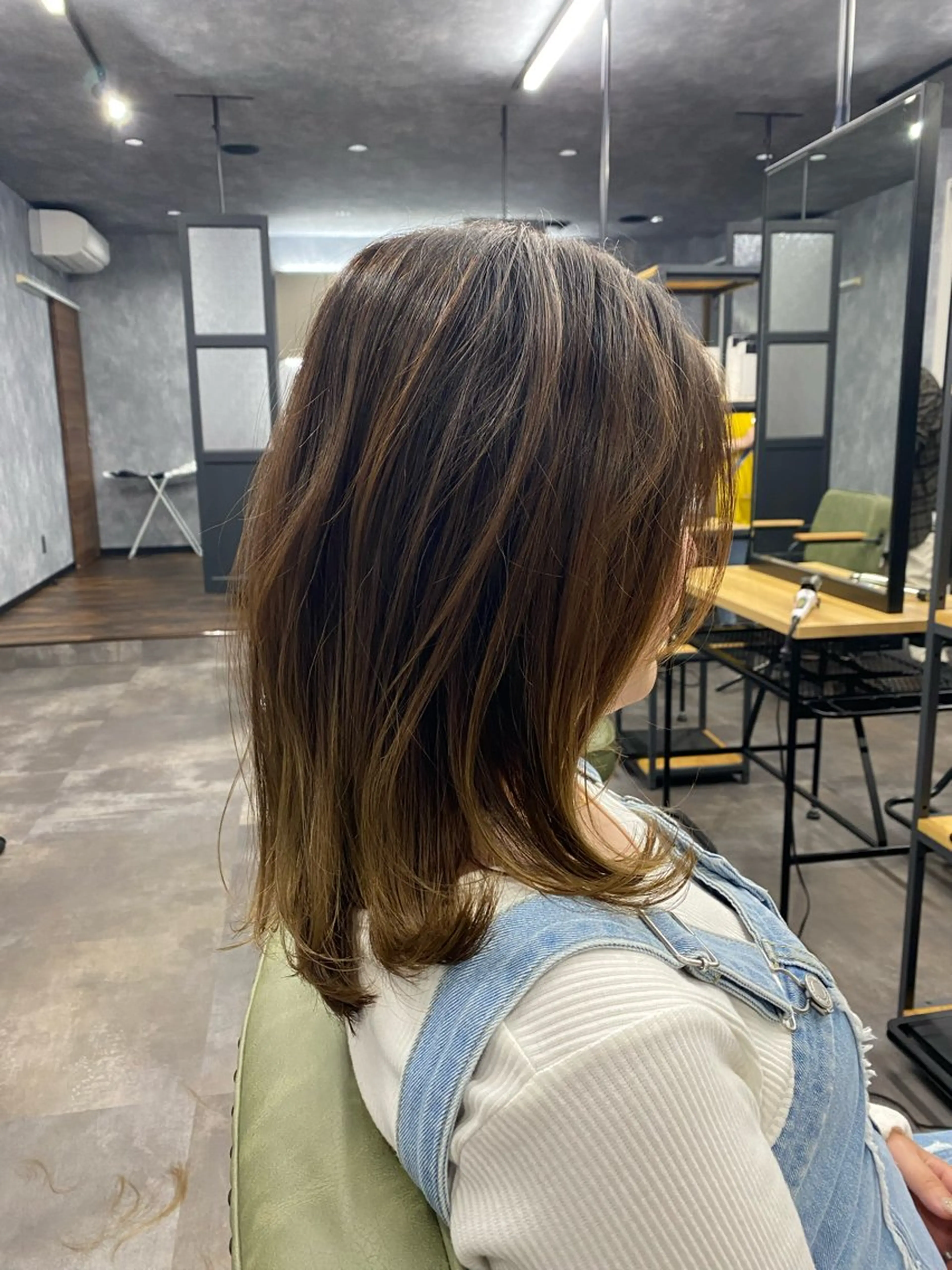 ミディアム レイヤーカット ~tie.  kurasiki hair salon所属・郷原 奈々のヘアスタイル