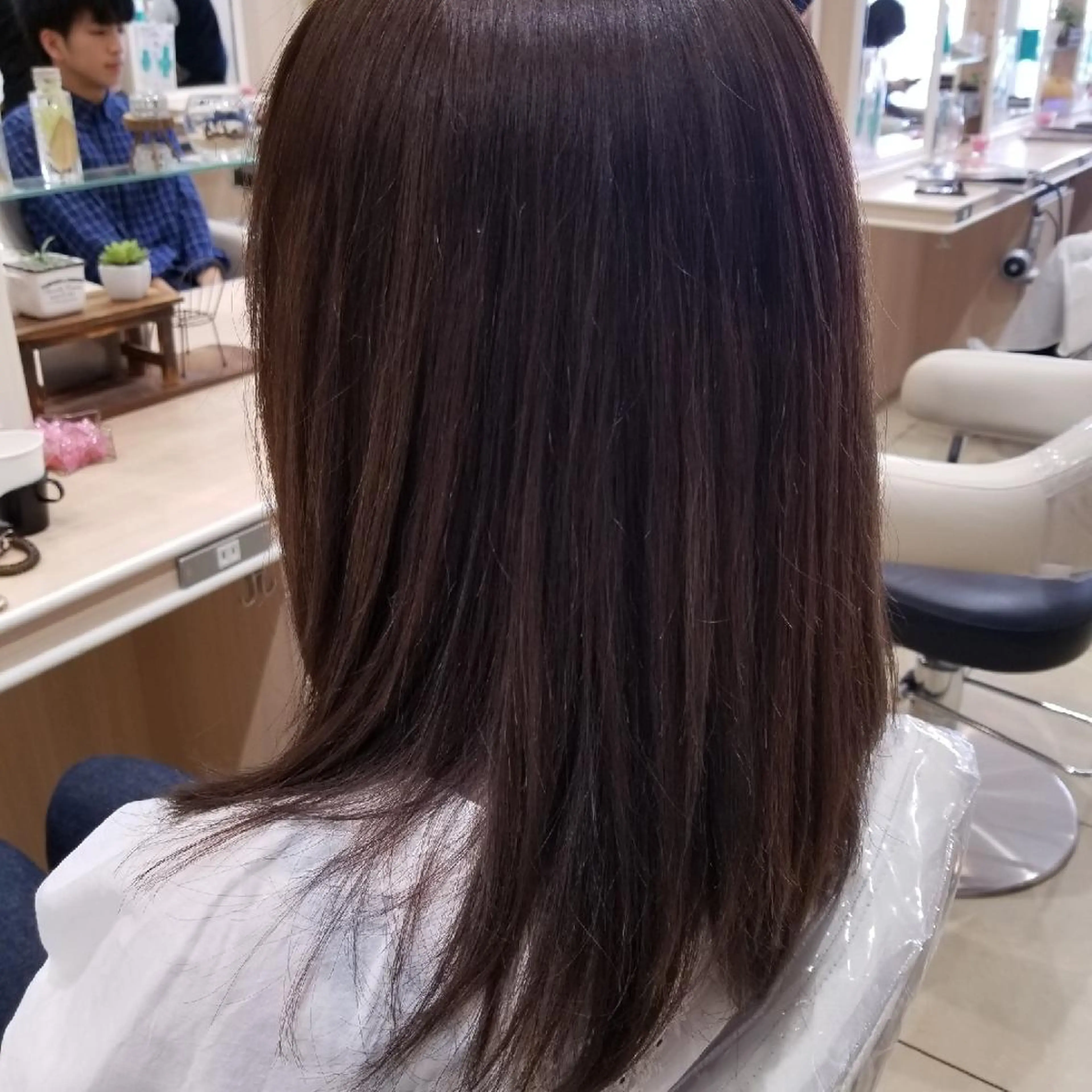セミロング カラー 山内 佐江子のヘアスタイル