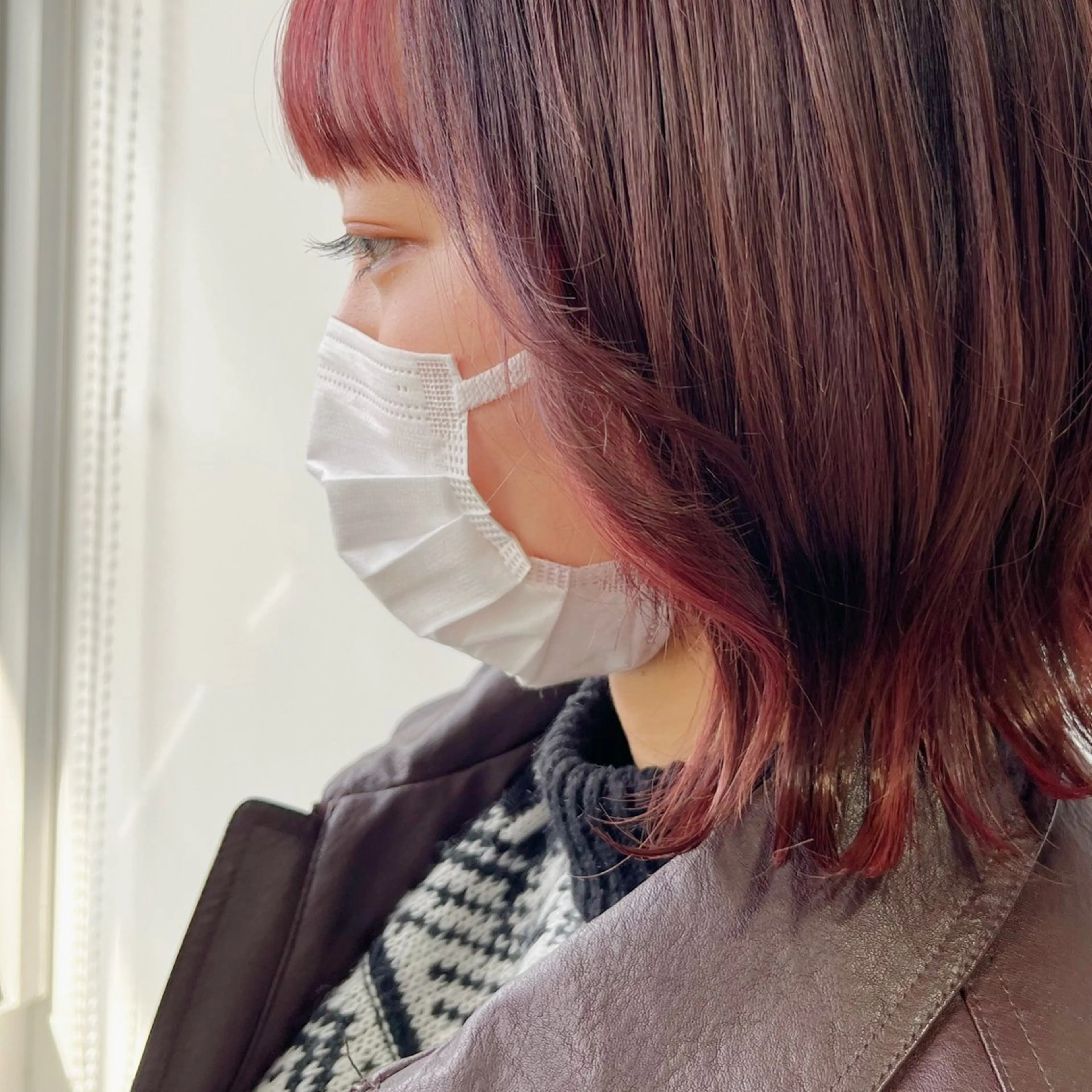 ミディアム カラー 内田 衣海のヘアスタイル