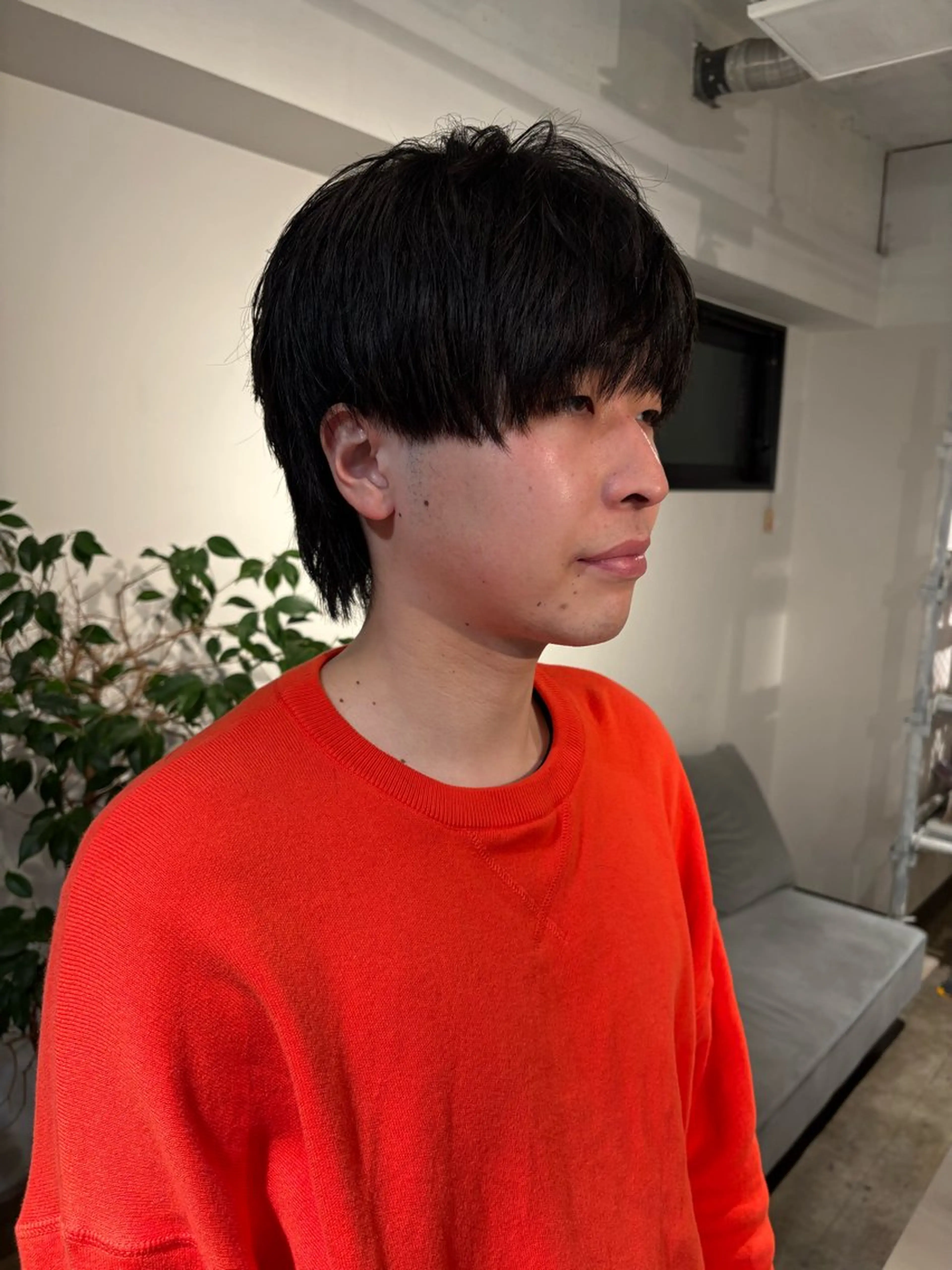 ショート パーマ メンズ センターパート ダウンパーマ フェザーパーマ カルマパーマ メンズ韓国風 カット フェザーパーマ癖毛 曲がる縮毛矯正森岡のヘアスタイル