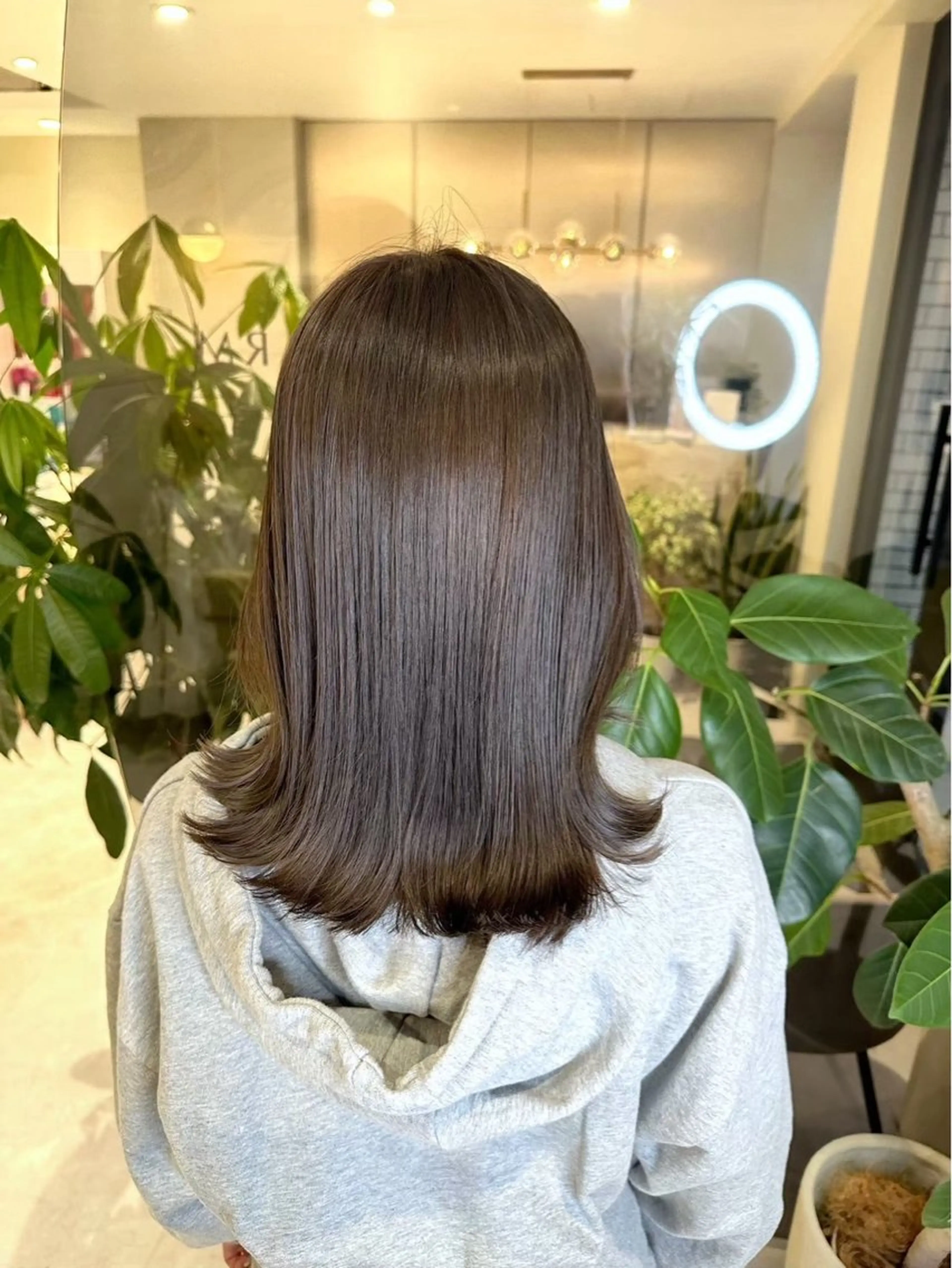 セミロング カラー 似合わせカット 小顔カット 縮毛矯正 カット ヘアカラー 青山/駅近/徒歩1分 表参道/小顔カットのヘアスタイル