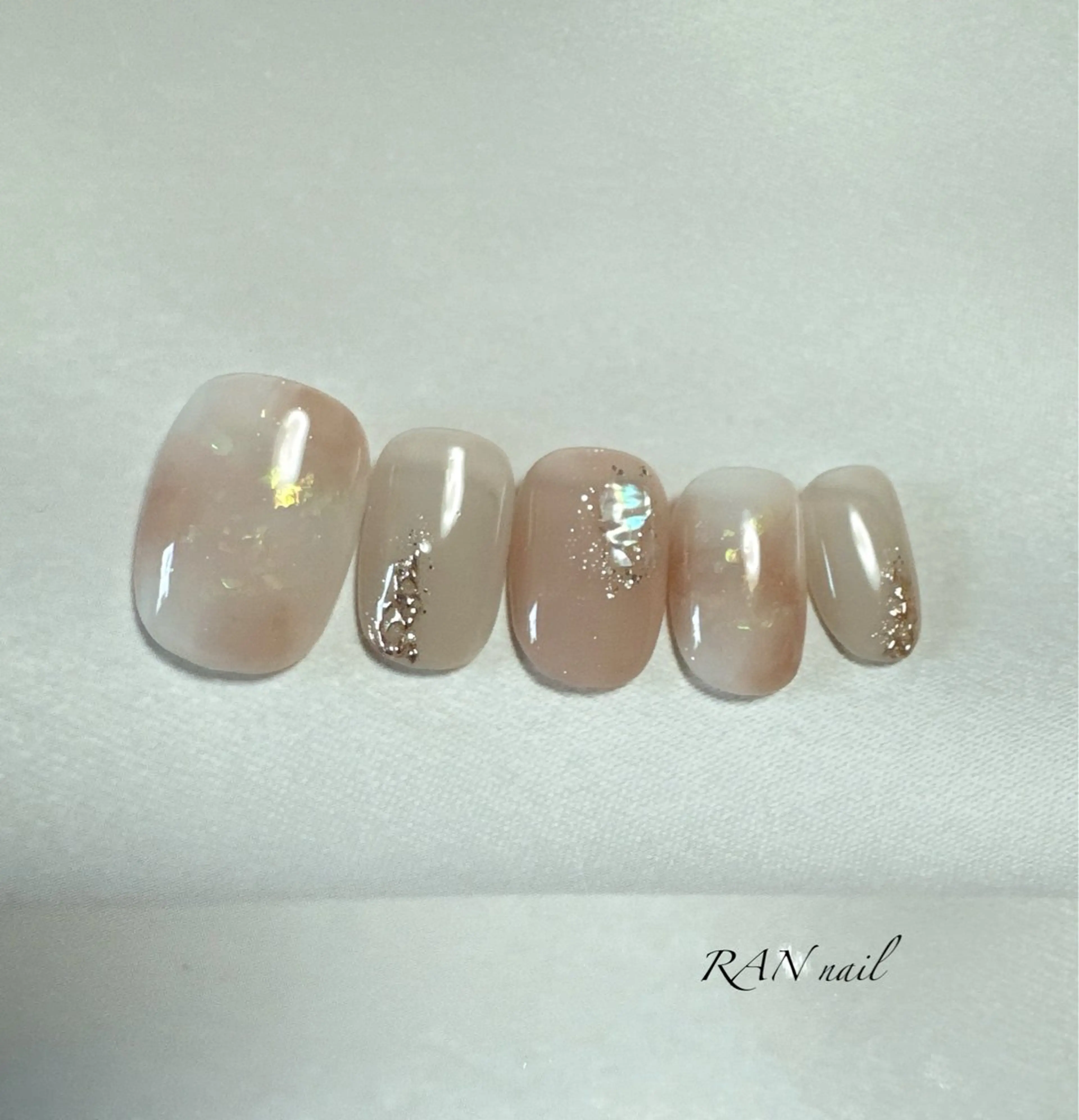 ネイル ブラウン 入学式 フラワーネイル ニュアンスネイル オフィスネイル RAN nail 〜ランネイル〜所属・RAN nailのネイルデザイン